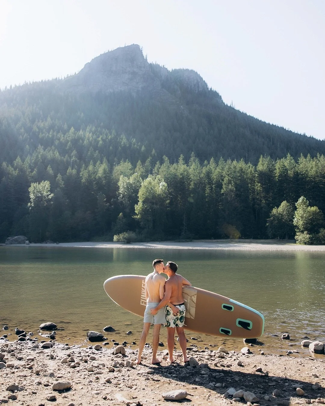 Who said your elopement has to be deep in the wilderness, miles away from everything?

S &amp; A wanted something beautiful, but close to Seattle&hellip; so I sent them straight to Snoqualmie Valley, basically our backyard).

We started with a picnic