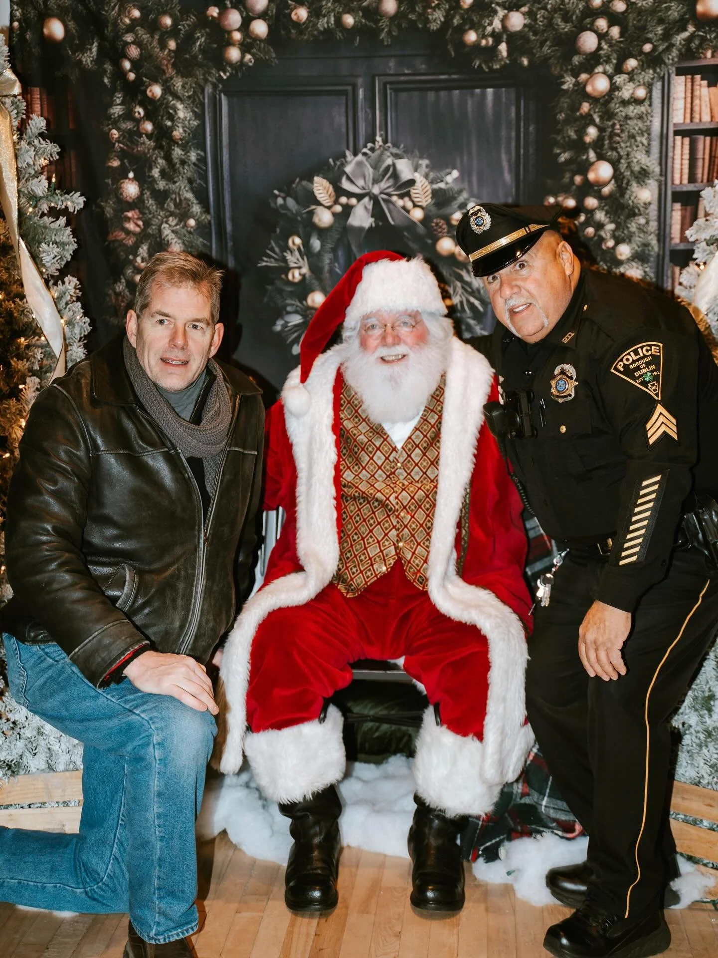 Holiday magic is almost here! ✨ We&rsquo;re just days away from the Dublin Holiday Gathering! 

Join us Friday from 5&ndash;8 PM for festive fun, pictures with Santa, the tree lighting &amp; more! 🎄