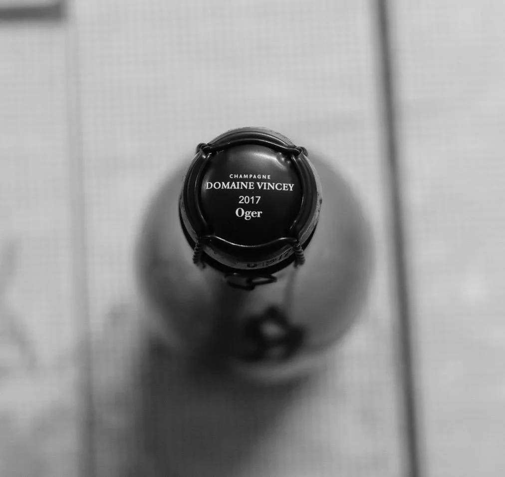 Capsule de champagne Domaine Vincey, année 2017, nom Oger, vue de dessus.