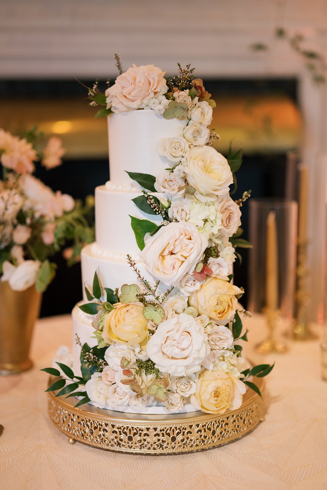 4 tiered wedding cake