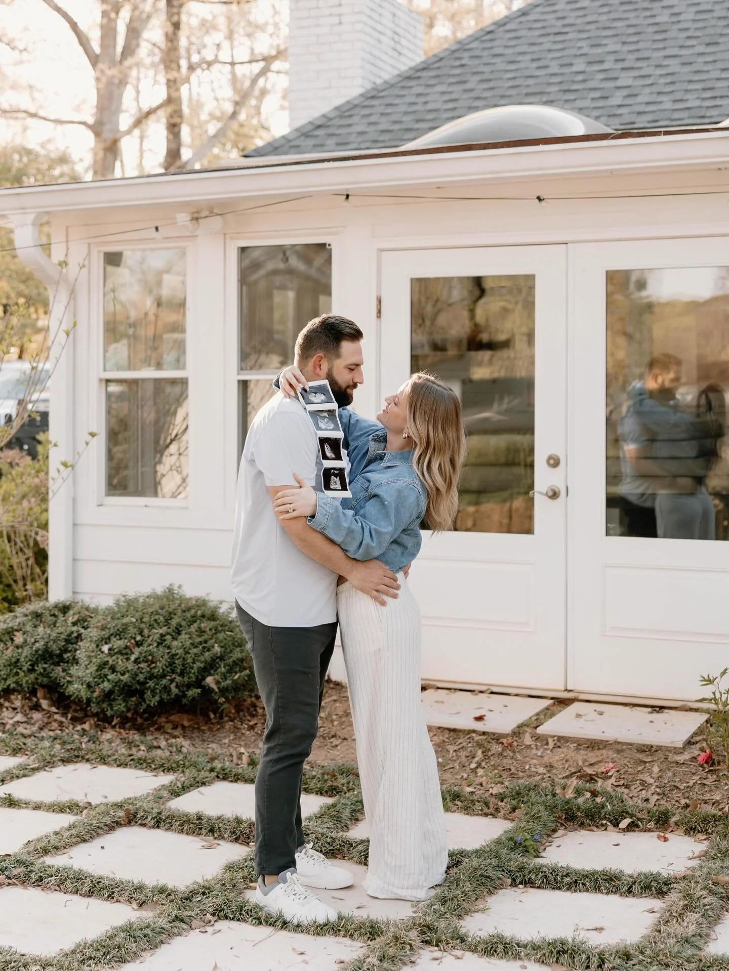 Feeling nostalgic looking back at the Humphrey&rsquo;s baby announcement session &mdash; baby boy is now 2 months old, I finally get to meet him tomorrow to capture his precious personality

Thank you, Nat + Zach, for including me in all the moments,