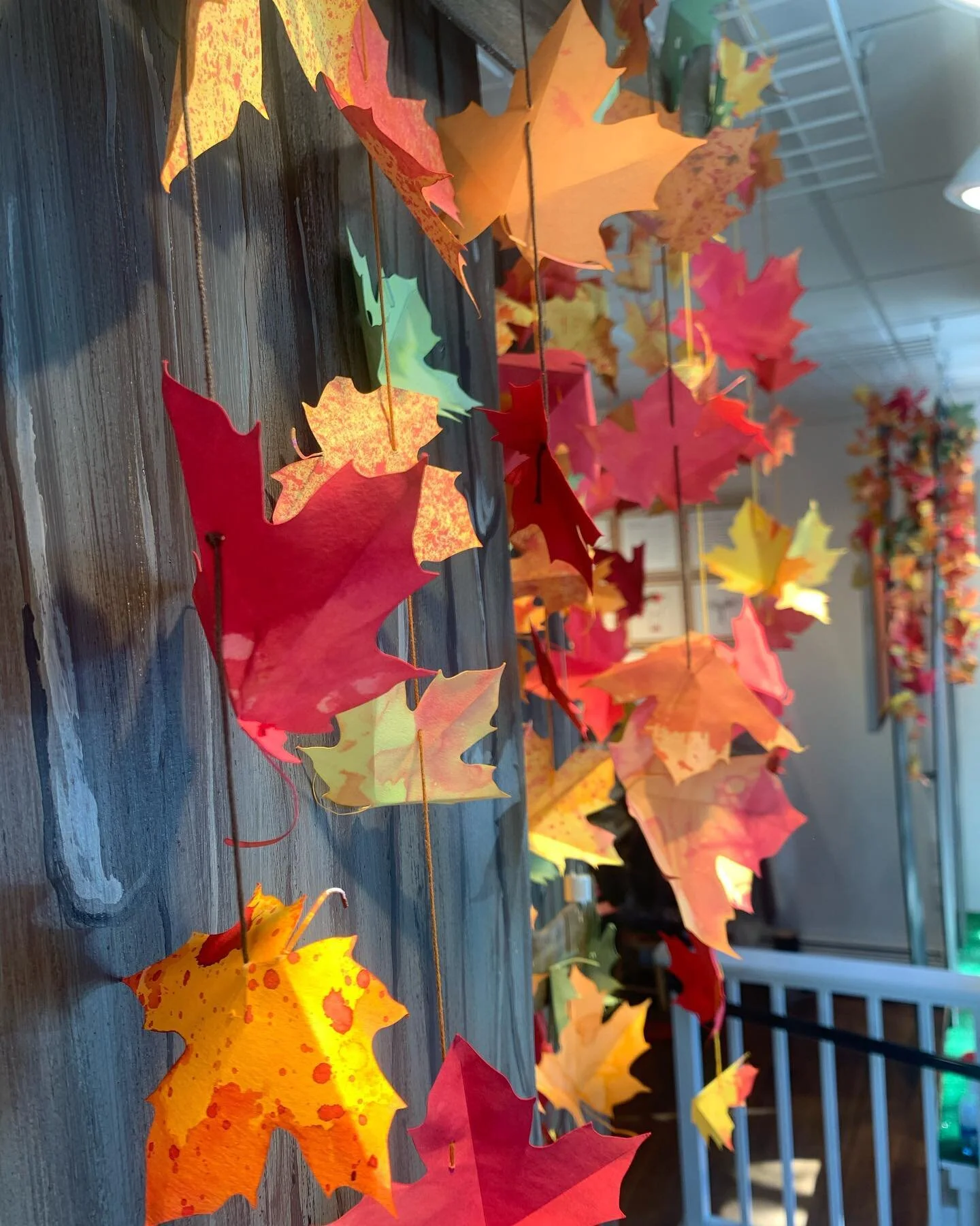 Details from our recent install at @vteclecticco • made from watercolor + mixed media paper, each leaf was cut out, hand dyed twice and then strung together before being hung in the window, a true labor of love 🍁
.
.
.
#windowdisplay 
#windowdi