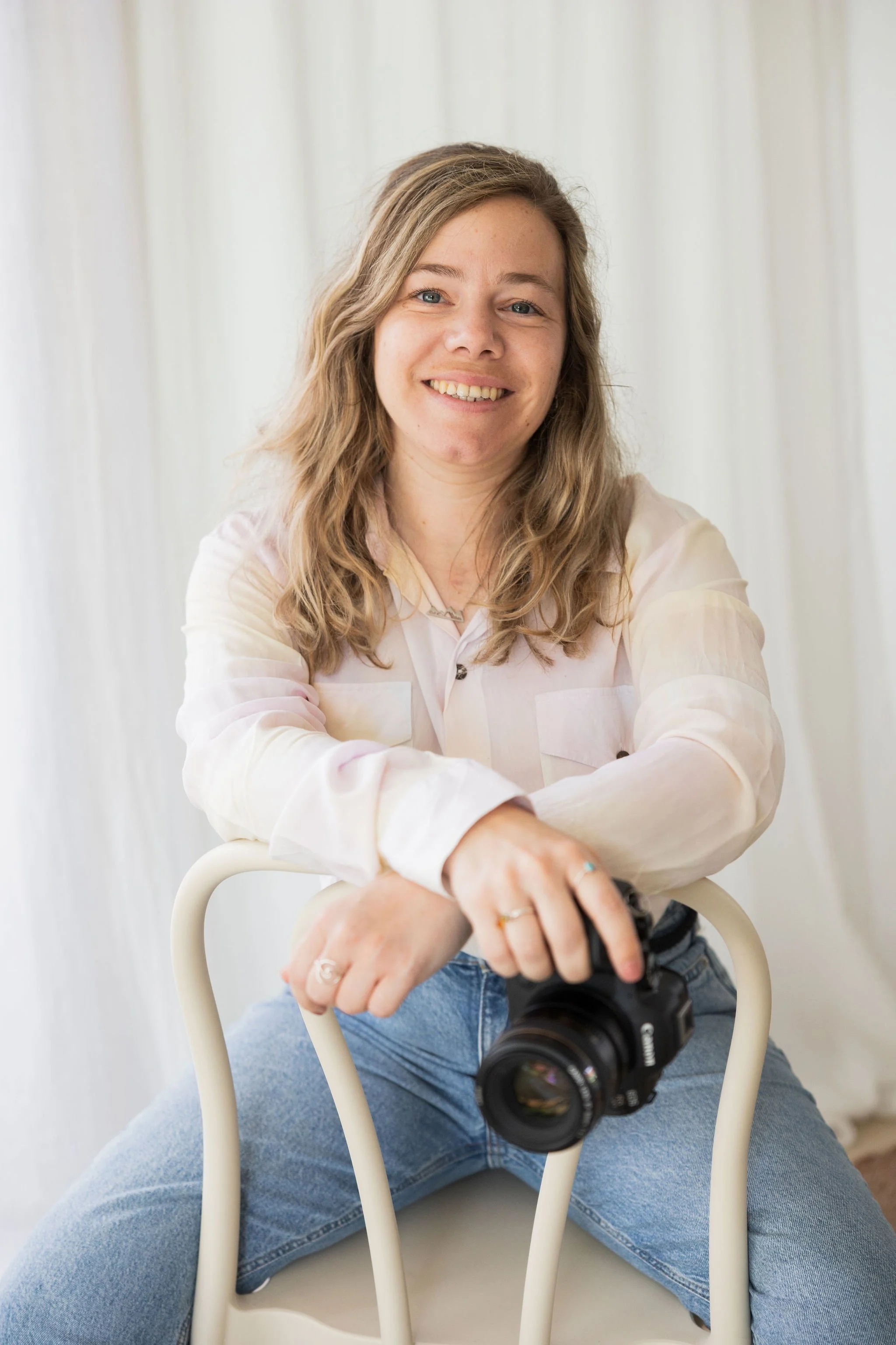 Ik sta eens zelf voor de lens voor mijn eigen brandingfoto's genomen door Djuli Bravenboer.