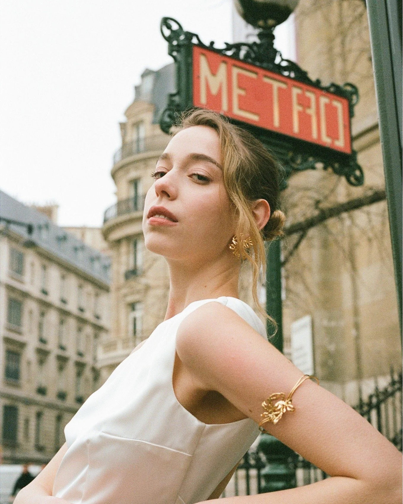 Olga in Paris, 2025. 

Photography: @vanessa.olewicz 
Model: @olgakovaa_ 
HMUA: @lepinceaudenina_mua 
Jewellery: @amarnam_accessories