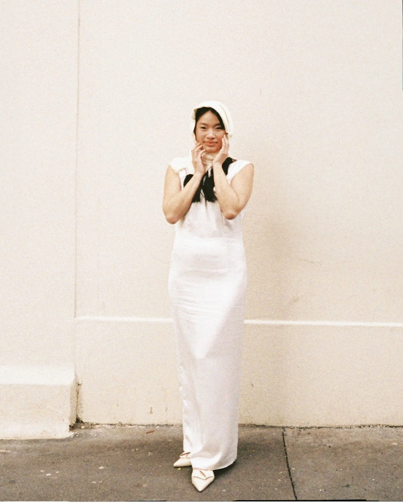 Anna in Paris, 2025.

@ingridtjernstrom 
@annatrandivis.photo 
@lesjoliesbiches

#kladekparis #kladek #minimalbride #modernbride #parisbridal #pariselopment