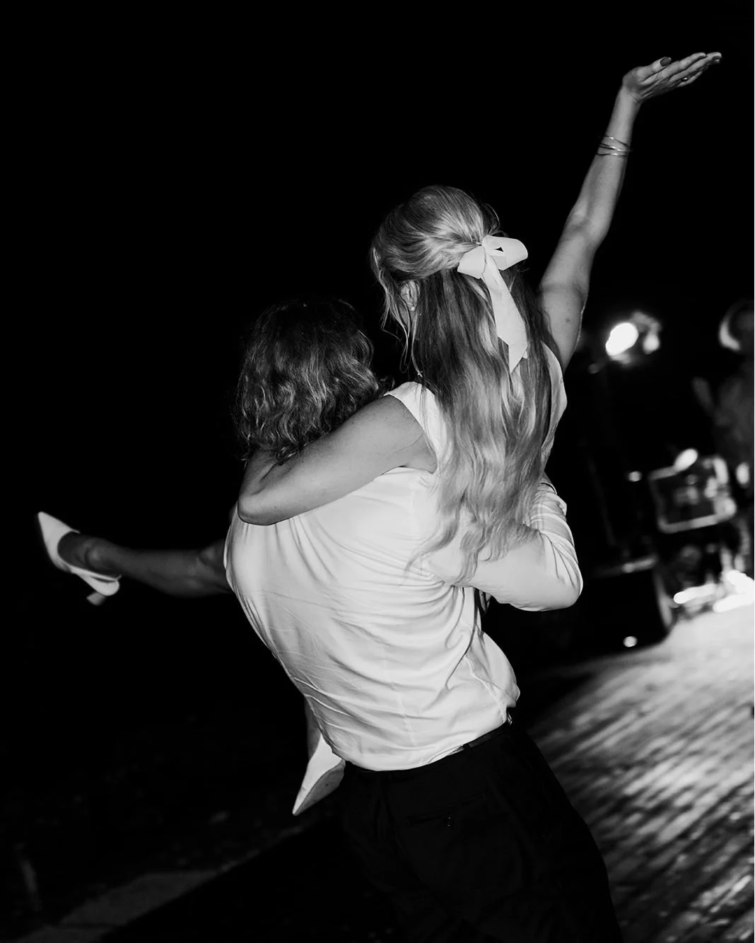 REAL BRIDE // Emily &amp; Rory 

For the night ahead, Emily&rsquo;s second look was a custom version of the DAISY silk jacquard mini dress, perfect for dancing the evening away.

Photography: @alinaraduceaevents
Planner: @manuelaeventiematrimoni
Food