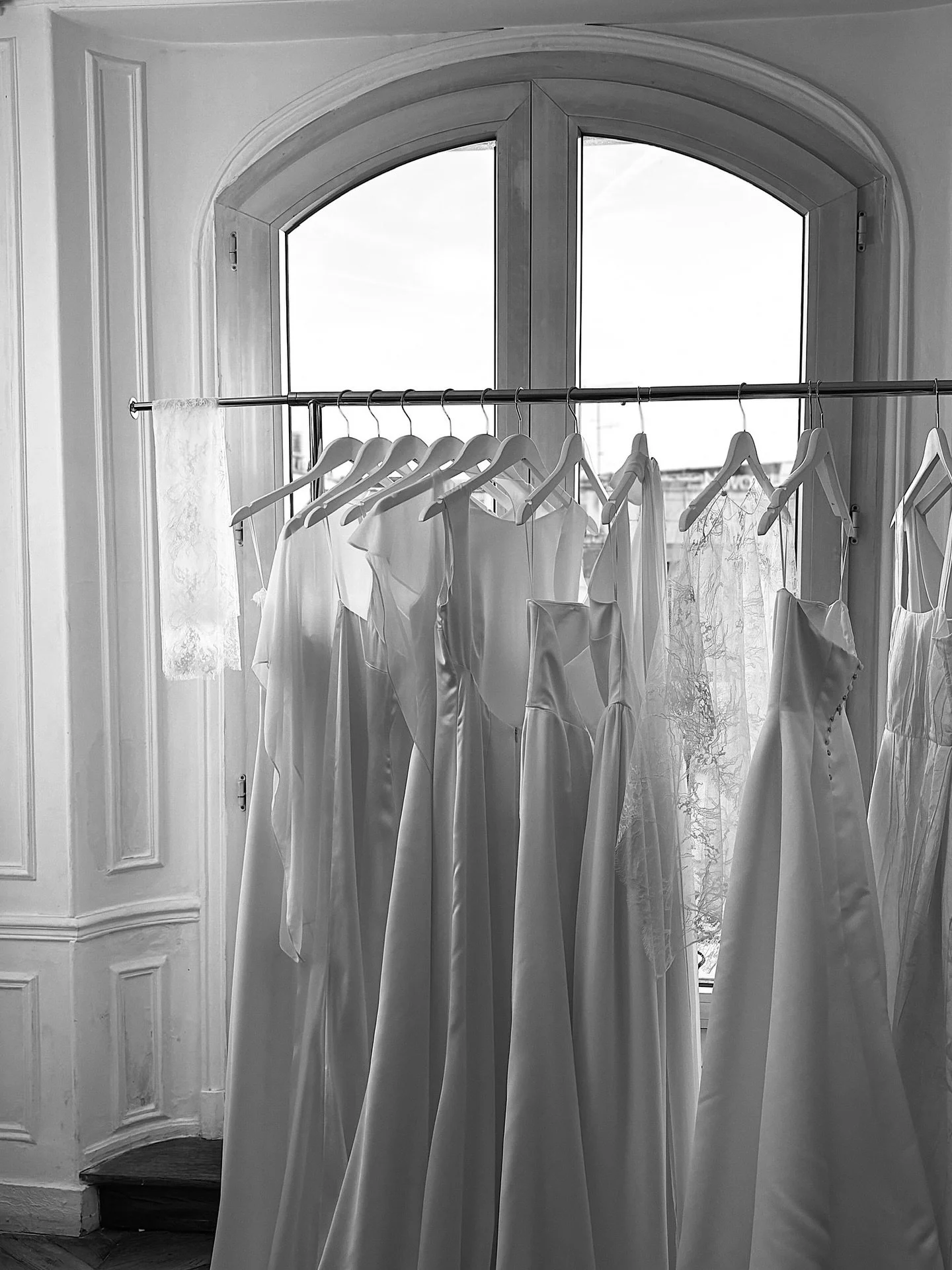 Quiet moments before a new beginning. 

Our new collection, hanging ready on the rail, waiting to meet you. 

Launching this Sunday. 

Photography: @luluandrau 

Kladek #kladekparis #parisbridal