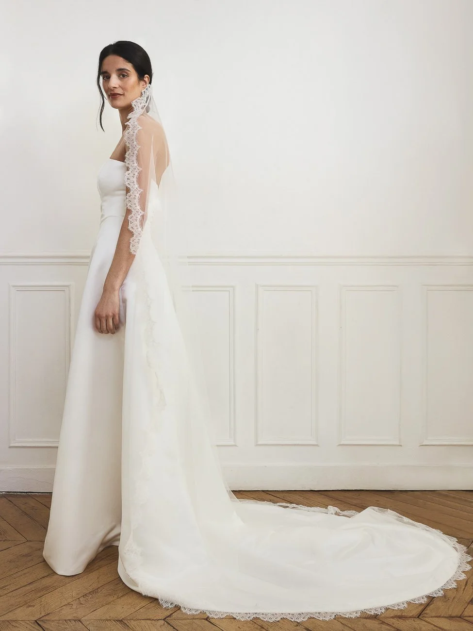Kladek_Collection_IV_Mantilla_Veil_Long_Lookbook_Side_3.jpg