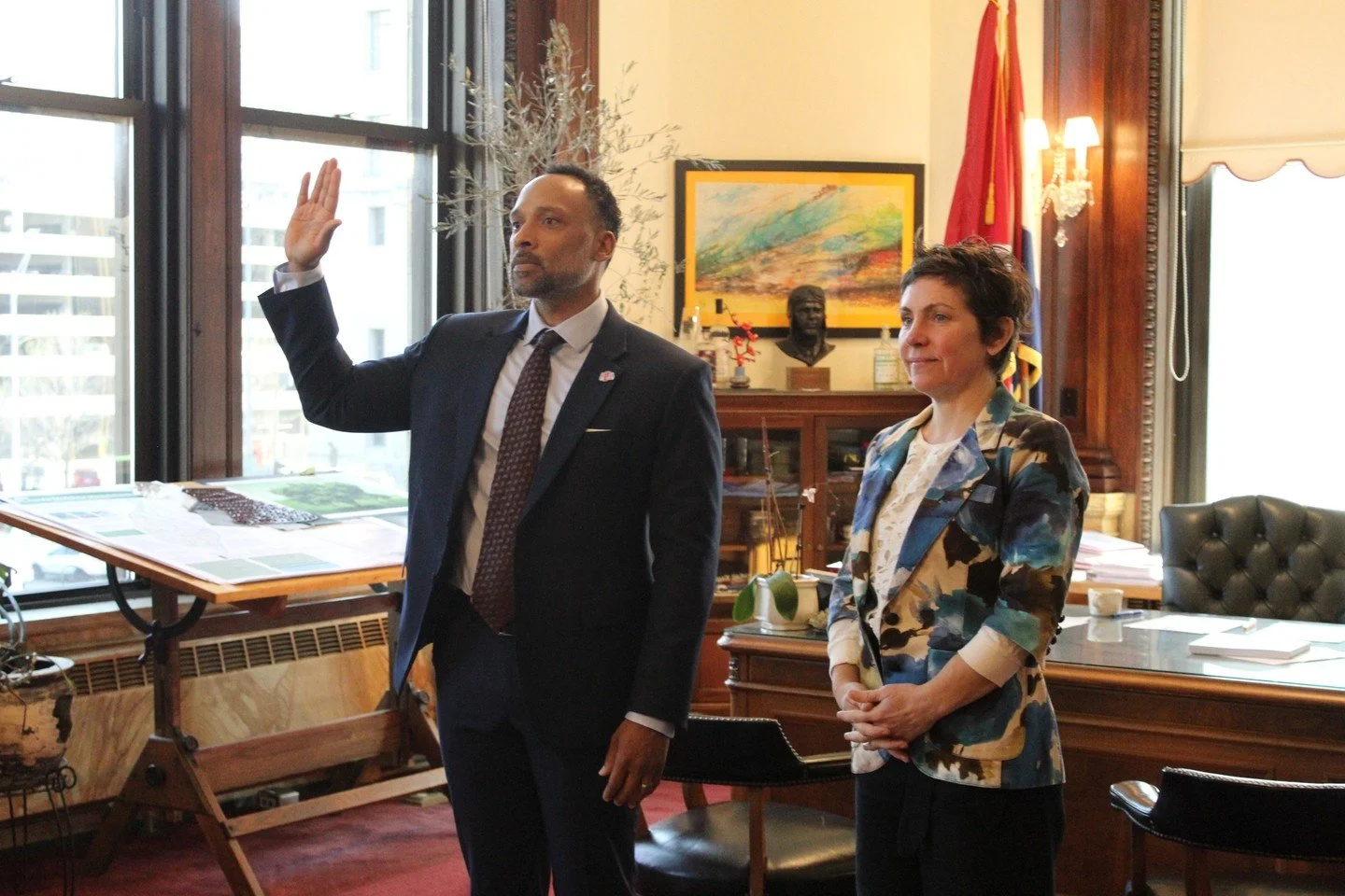 Welcoming a new chapter for St. Louis!

Yesterday, we proudly celebrated the swearing-in of Stephen Westbrooks as SLDC's new President and CEO. 

We look forward to his leadership, vision and the continued momentum to advancing inclusive growth and e