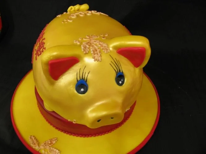 Golden_Pig_Cake.jpg