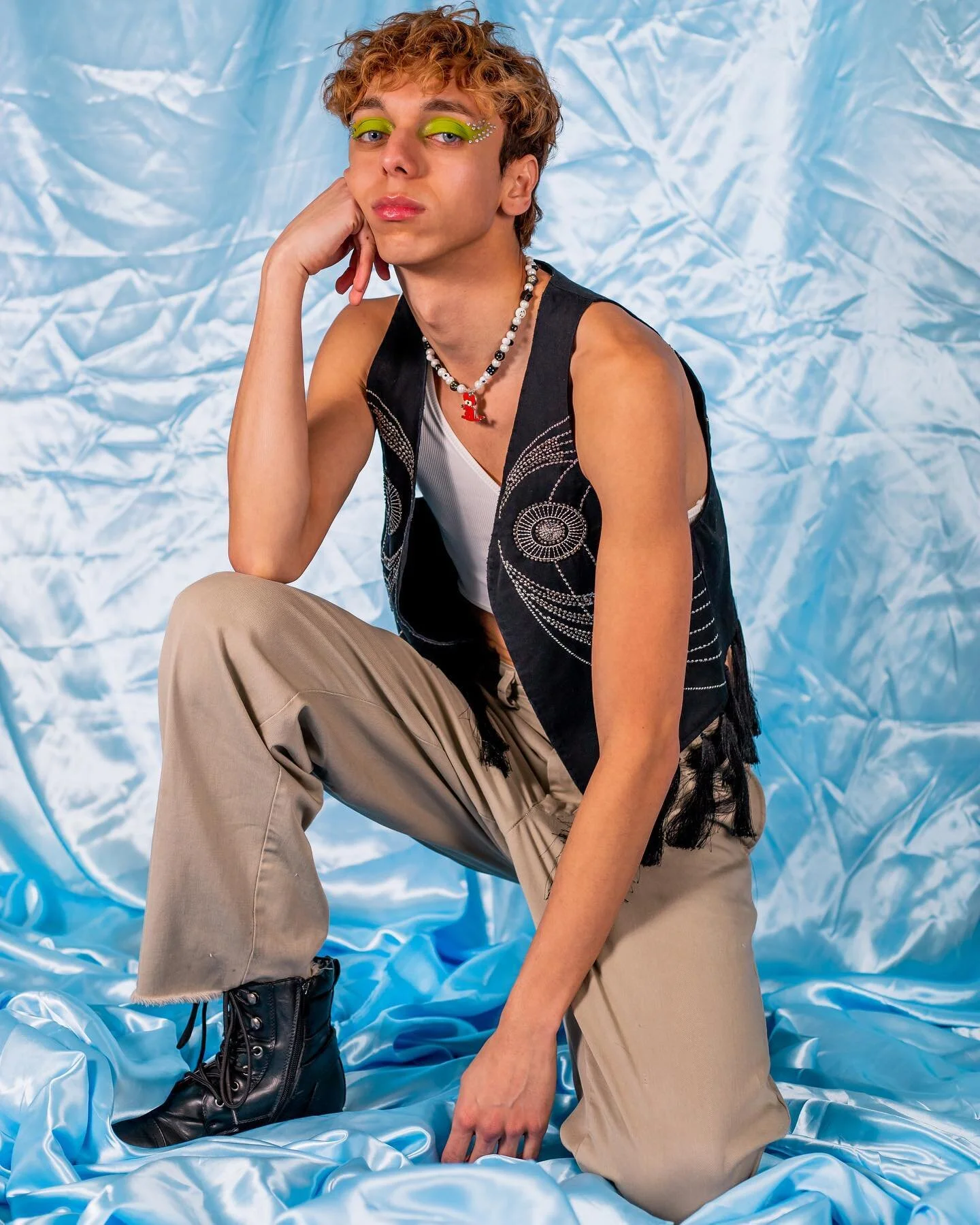 When I say Phong Charmz, you say slay! Phong Charmz, __________- ૮ ˙Ⱉ˙ ა 
.
.
.

Producer: @phongsaintjames
Creative Director: @Sammyybranch
Photo: @Sammyybranch
Photo Asst: @jmunroe16
Stylist: @romanlettuce
MUA: @miss_melanieelizabeth_
Socials: @ale