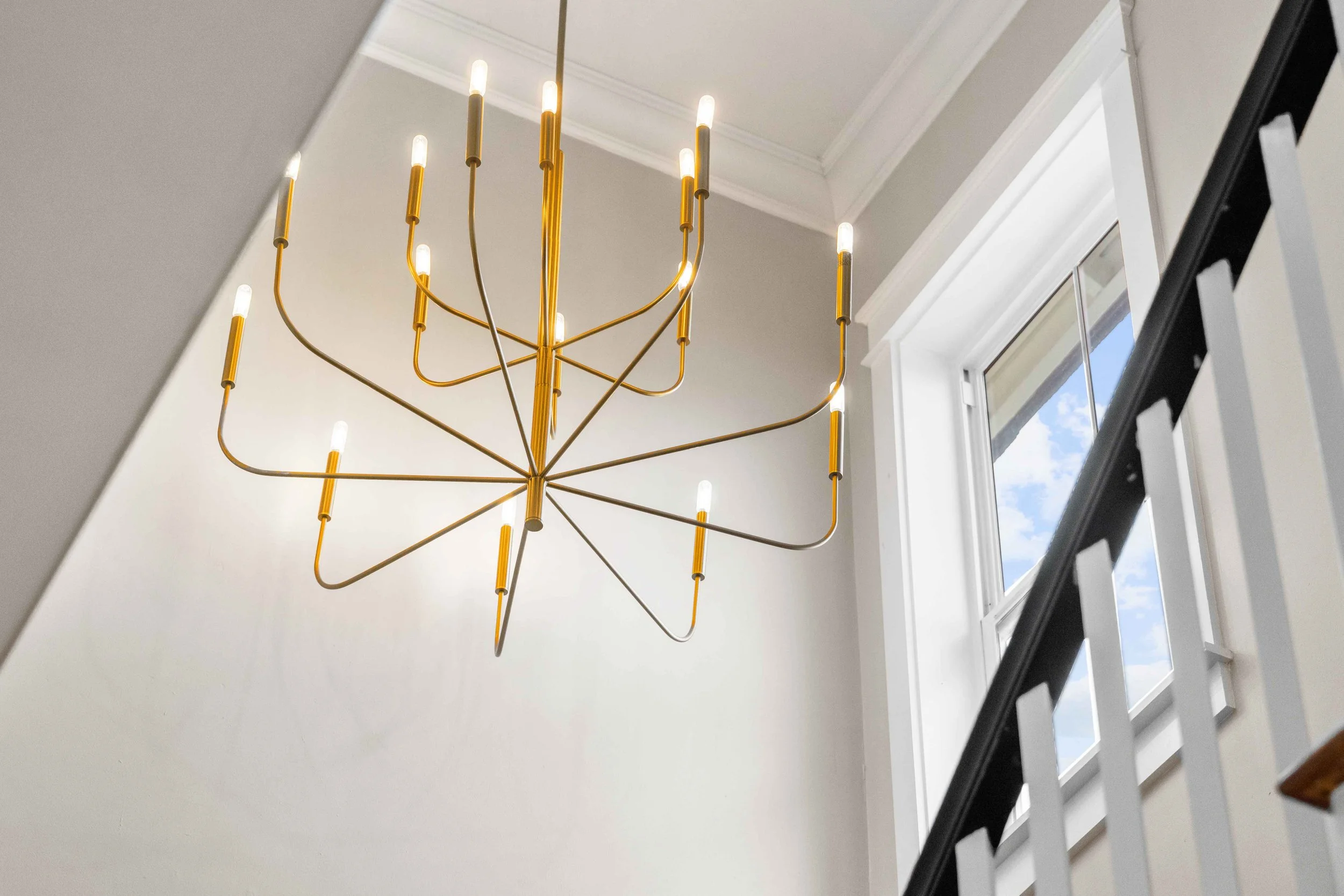 Detailed photo of a chandelier in a high-end luxury property 
