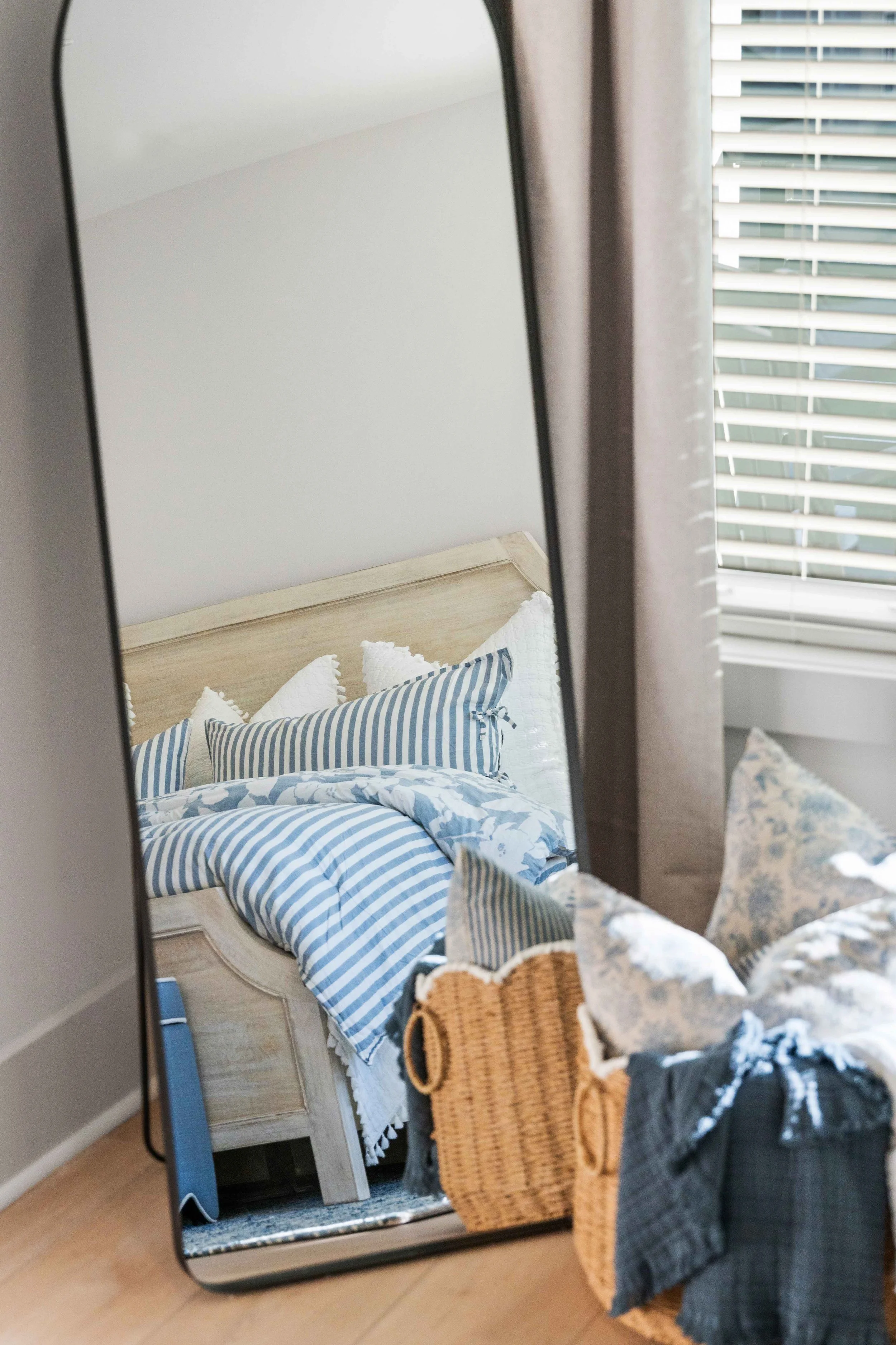 Detailed photo of a bedroom, showcasing the interior design 