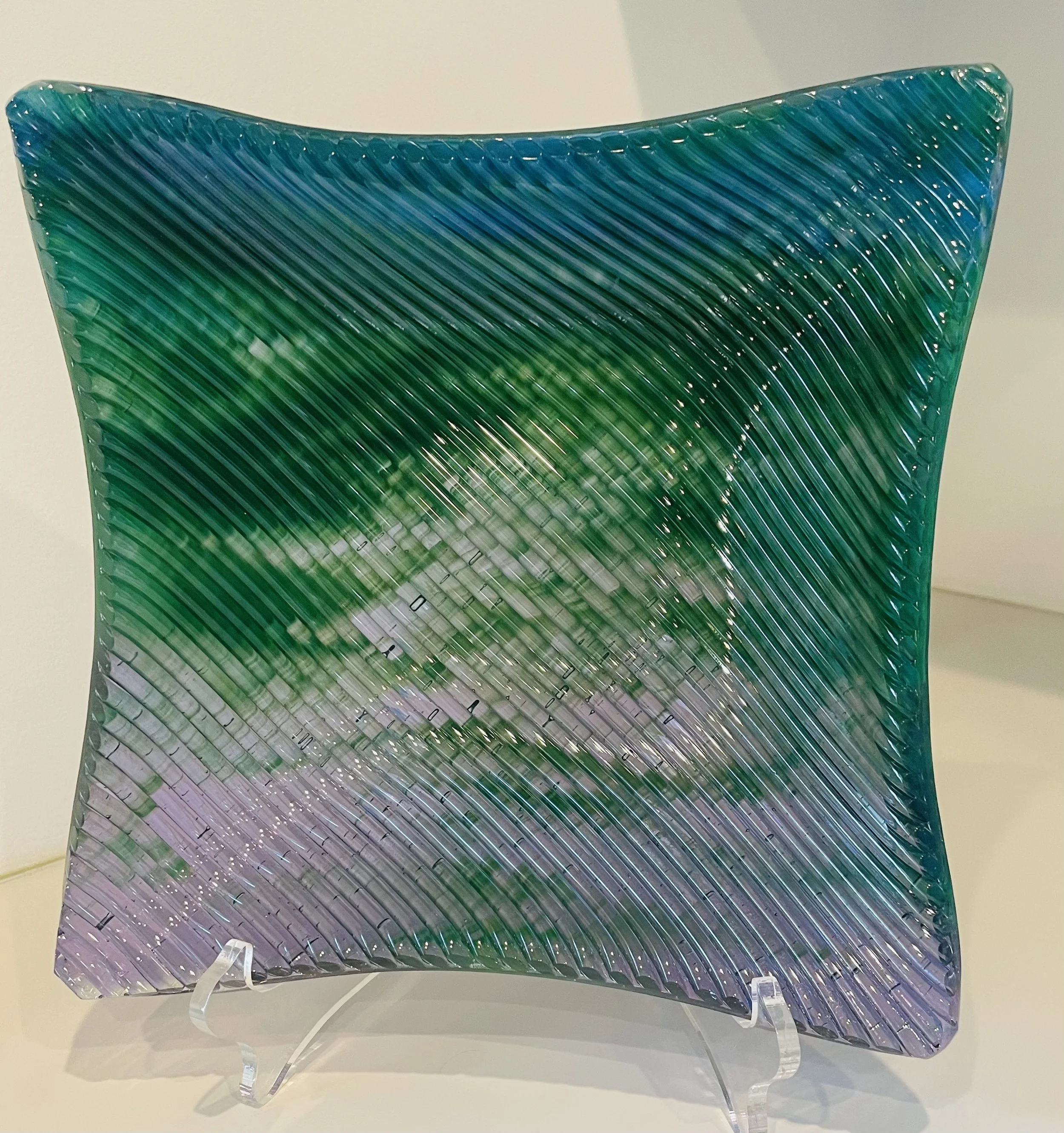 Textured Edge 10 x 10 x 32 Dish $150