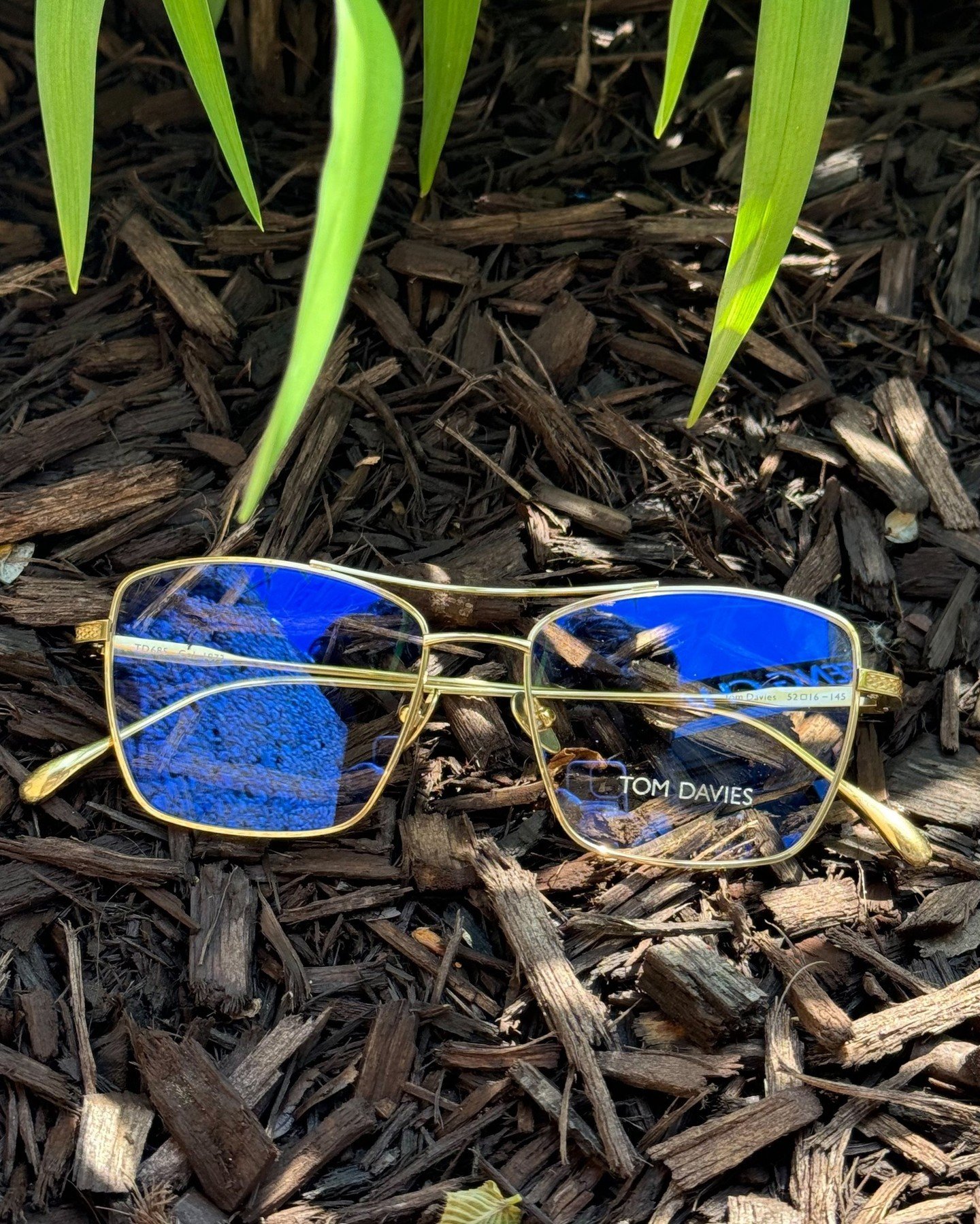 New Tom Davies eyewear is in store now! Have you scheduled your shopping appointment? 

👓:Tom Davies Eyewear 

#tomdavieseyewear #springeyewear #uniquelyyou