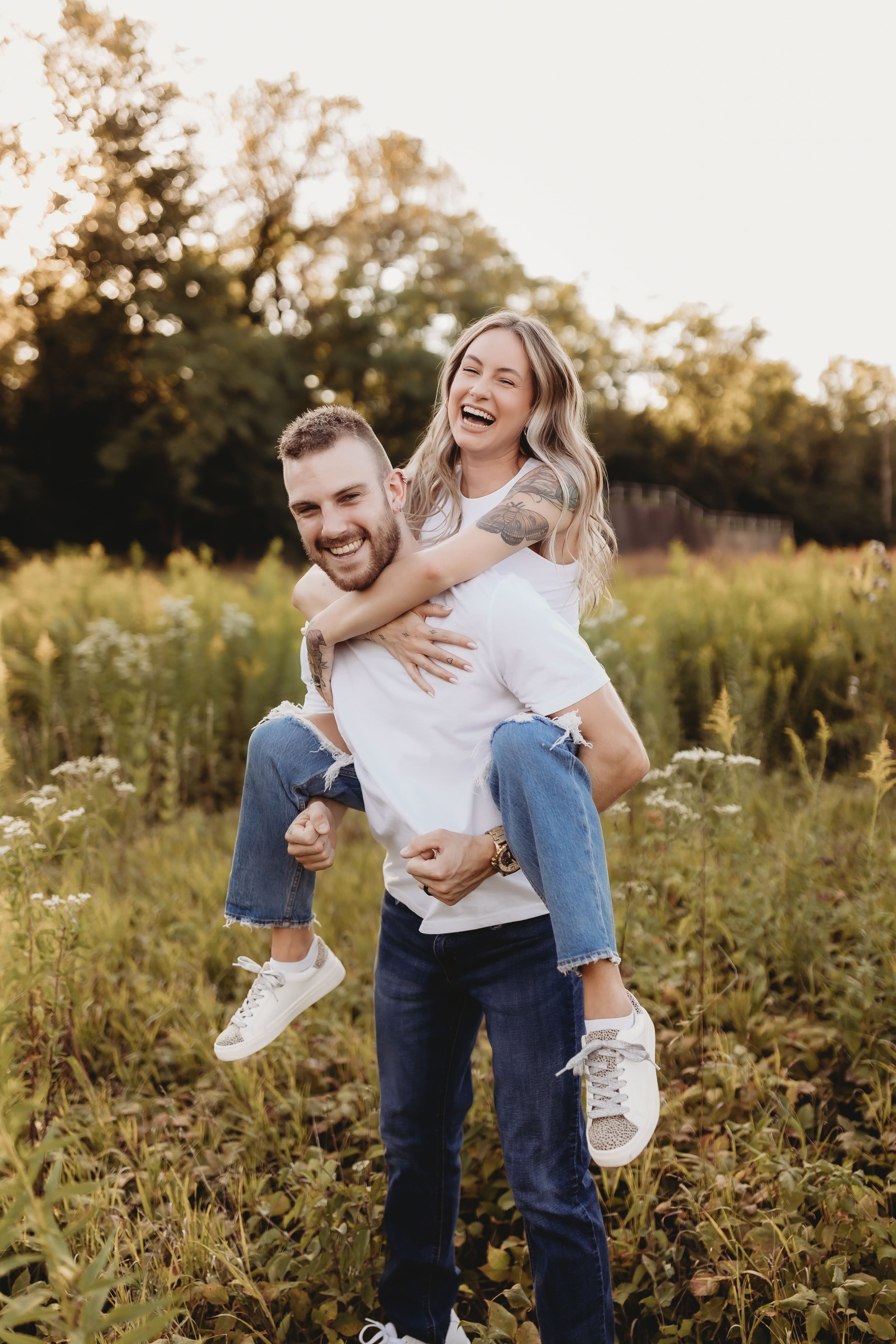 Simple couple pose | Couple posing, Couple photography poses, Poses