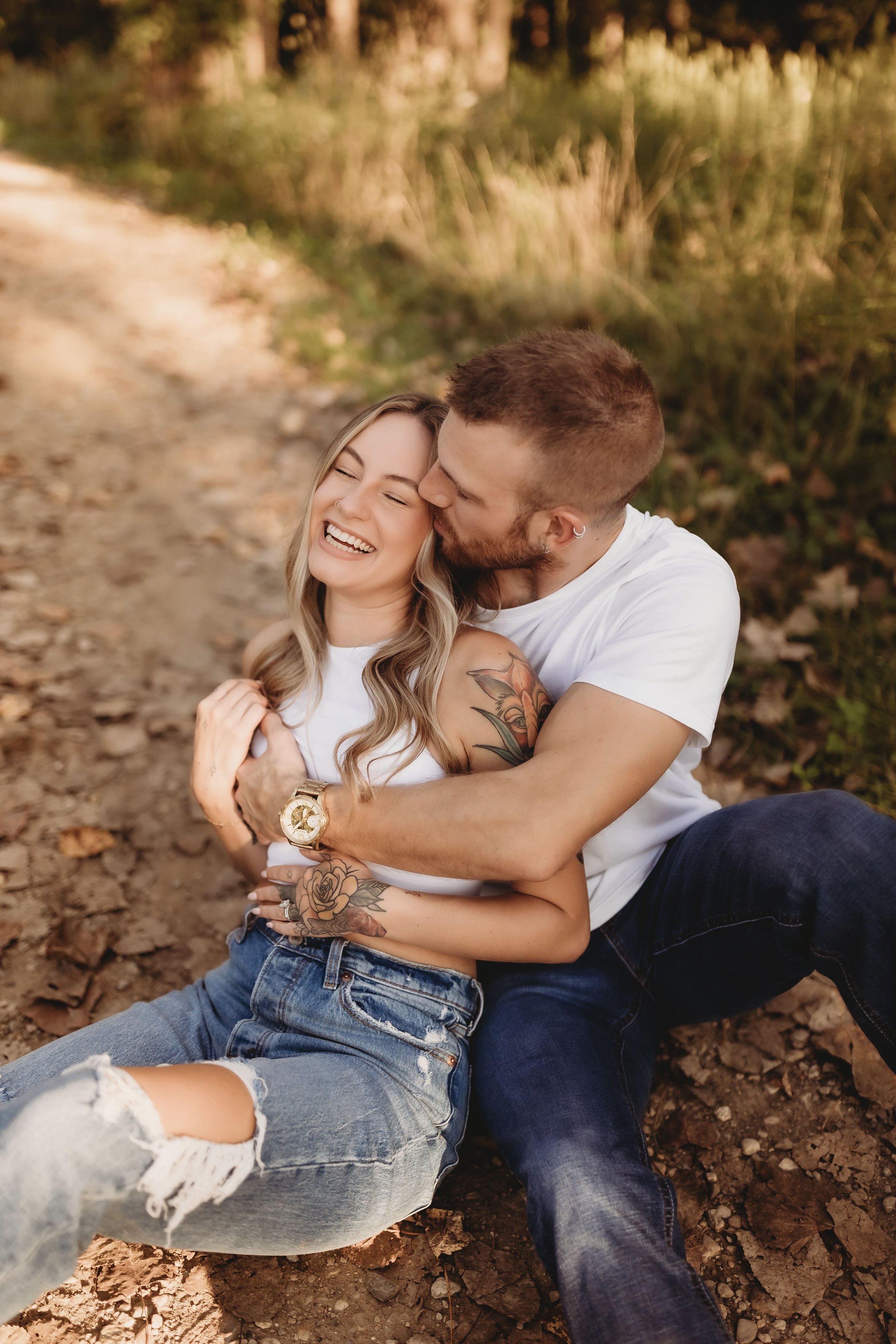 Photographer's Guide to 50 Couple Poses | Couple picture poses, Engagement  pictures poses, Couple photography