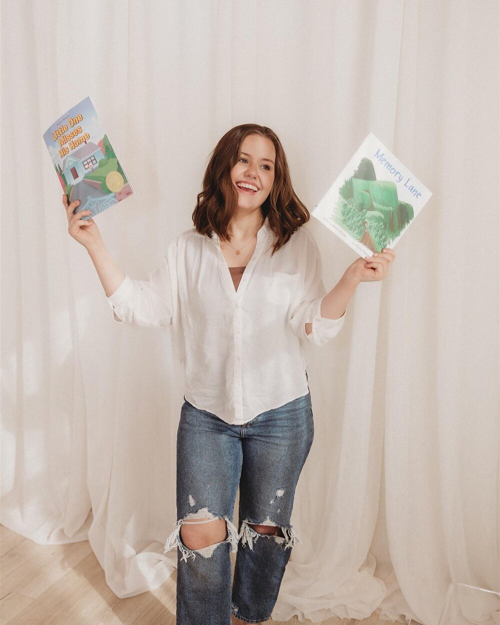 Meet Natalie - an author x2 📖📖

The first time I worked with Natalie was for her headshots that are in her new book (swipe to see). She recently wrote her second book and came to me for author branding photos. We wanted to highlight the launch of h