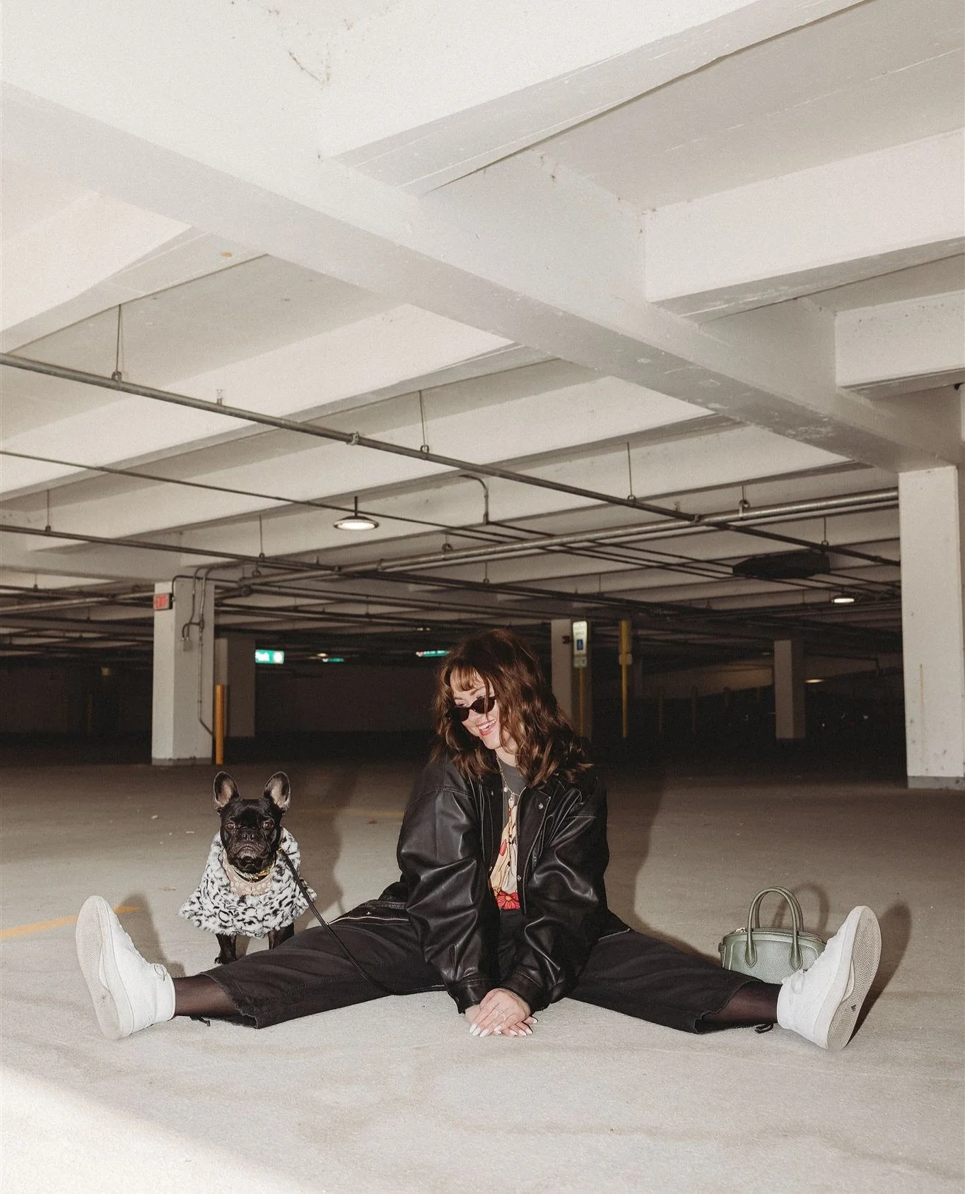 Grab your doggies, we&rsquo;re heading downtown for a @urbangroomerco shoot 🤩

Rachel booked my full year brand package for 2025 - we spent the year creating the coolest photos for her apparel business. We took her insta to the next level through ea