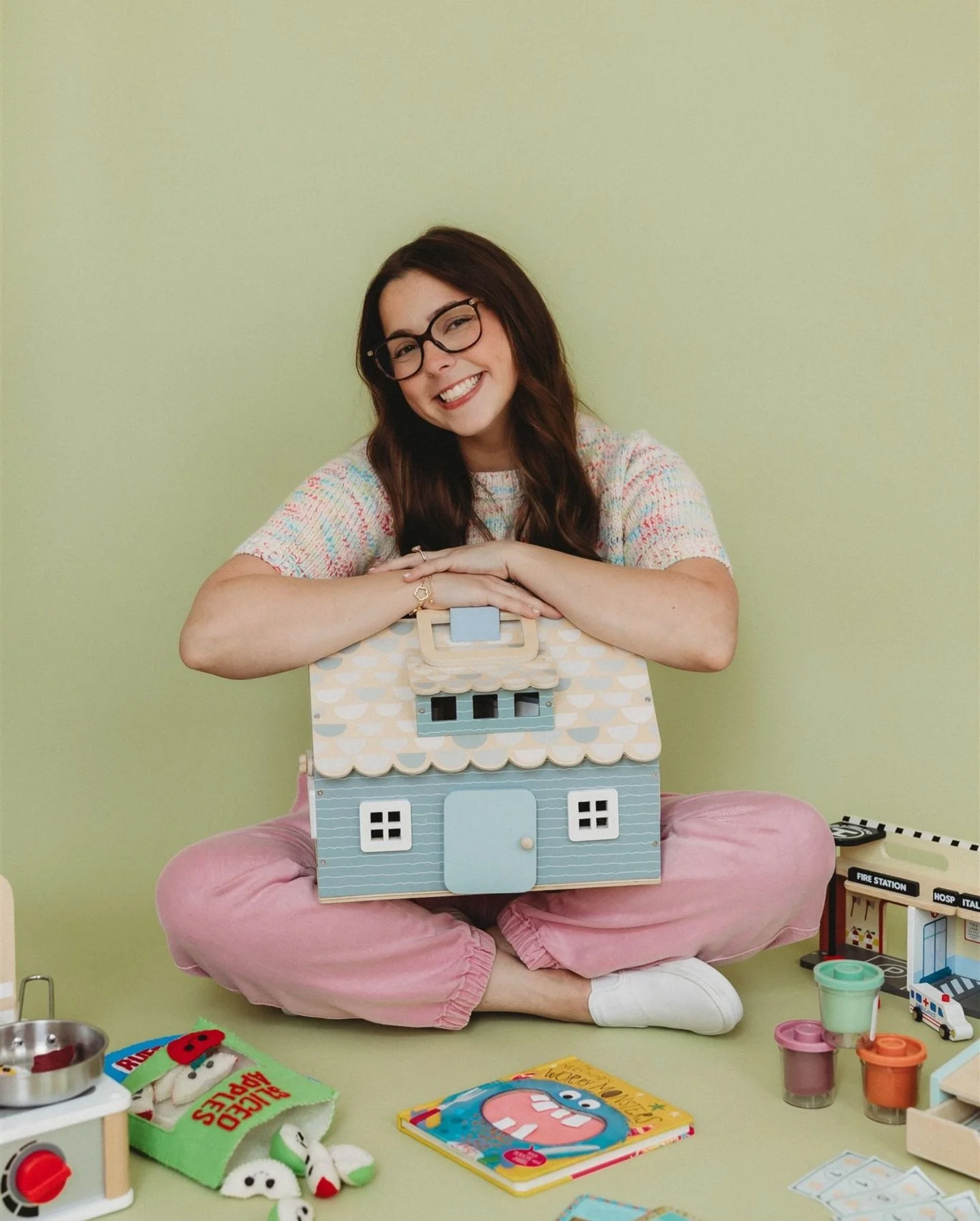 Meet Cortnie with @moodhaustherapy ✨

Cortnie recently launched her business and I&rsquo;m so excited for her! She decided to dive right in and do a branding session at the beginning of her entrepreneur journey as a therapist! This set her up for suc