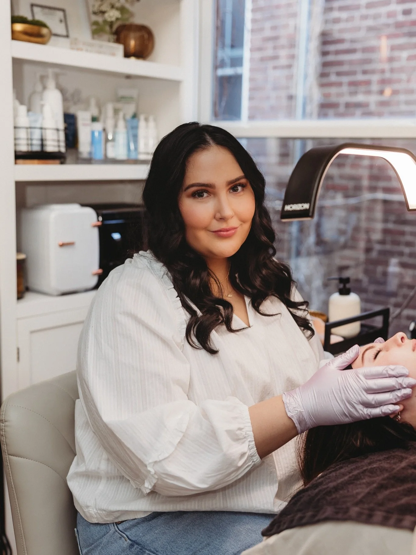 Meet @mara.aurorabeauty ! Your go-to girl for all things skin and acne ✨

Located in the heart of Normal, IL. She specializes in acne, peels, dermaplaning, microneedling, brows, and lash lifts! She offers a variety of treatments to help you achieve t