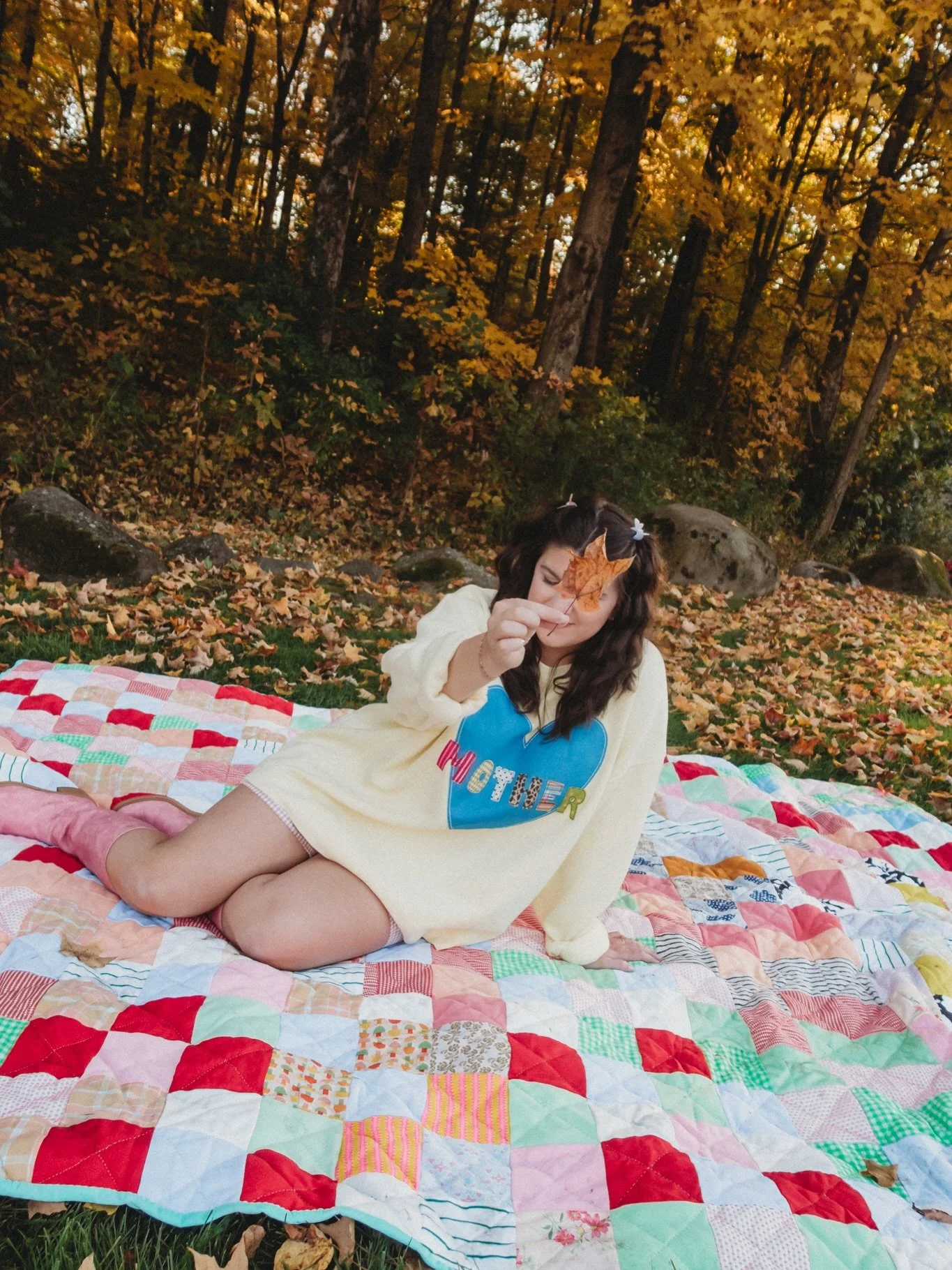 Our digital scrapbook from Wisconsin 🍁

I score this quilt at a vintage shop and had to sneak in a few photos before we left. Give me all the fun colors ⭐️

The pink boots 😍

A trinket trade, yes please

Celebrated being married for 5 years 💖

We 