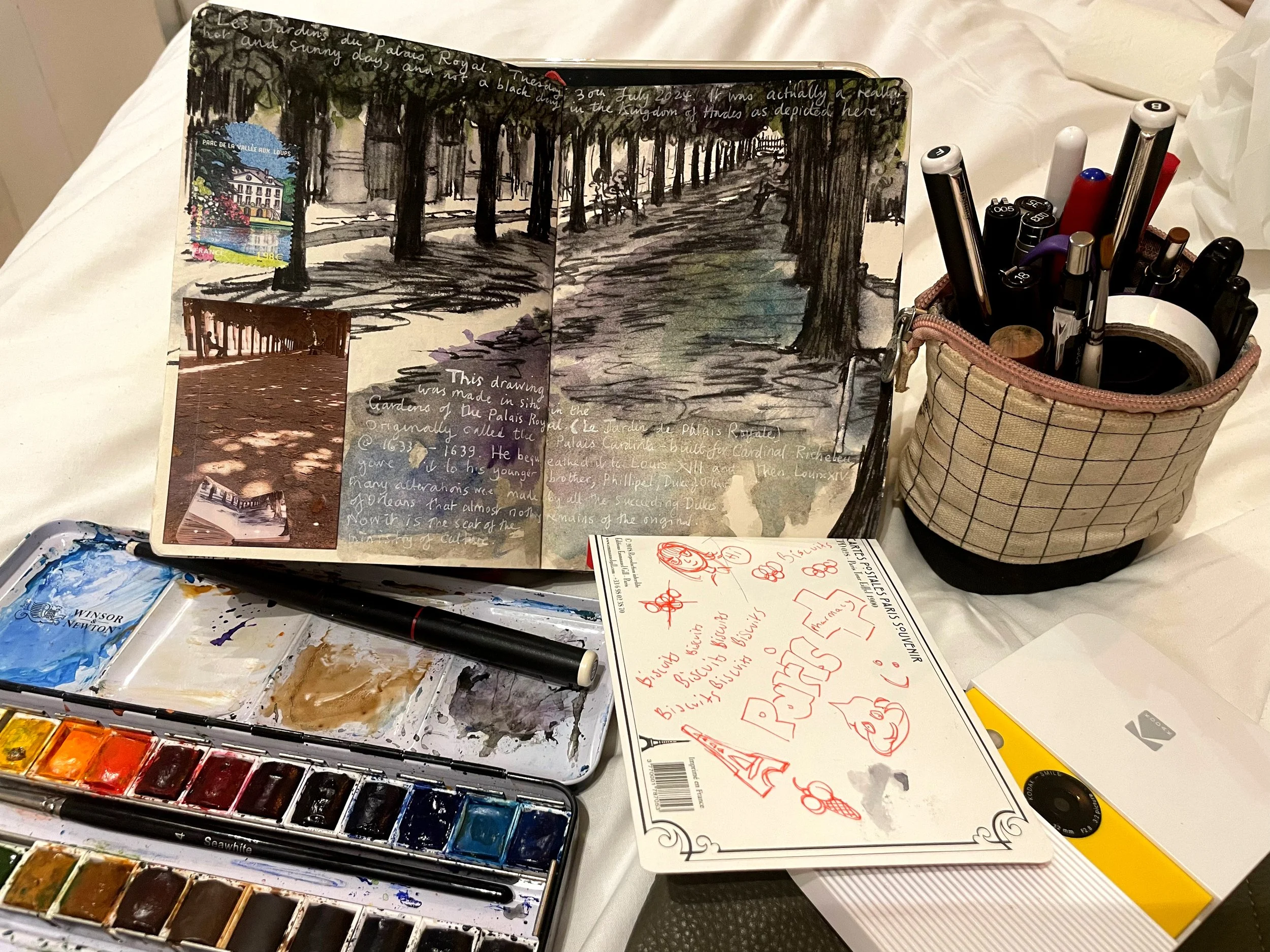 paris jardin palais royal book & materials.jpg