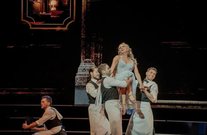 We are BEYOND honored to have given @elaine4animals her spray tan for her first show of the @dancingwiththestars tour in Columbus. A custom, natural looking tan designed to look flawless under stage lighting✨

📸 @haleyontour 

#dancingwiththestars #