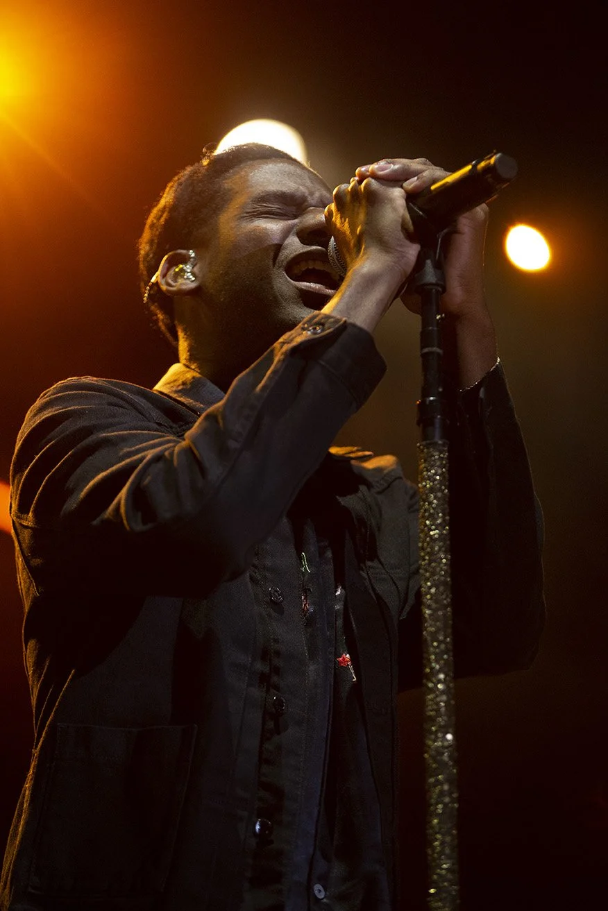 leon_bridges_gold_singing_screaming.jpg