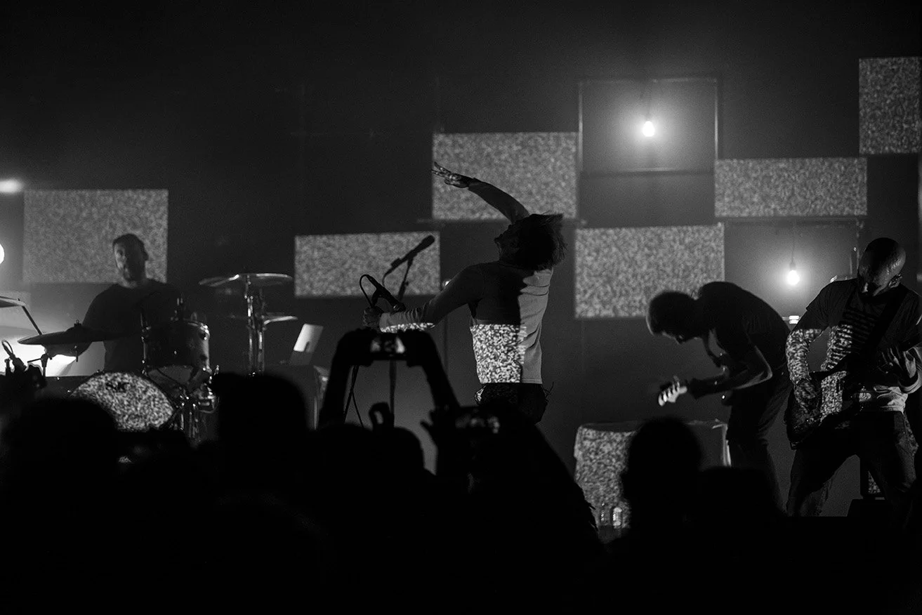 circa_survive_bnw_static_jump.jpg