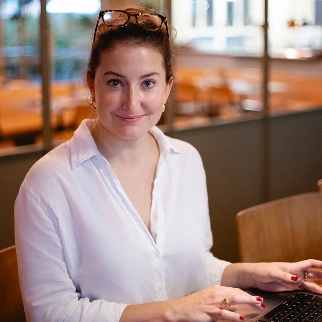 Studio Movellan founder Marta de Movellan working on content strategy for her clients.