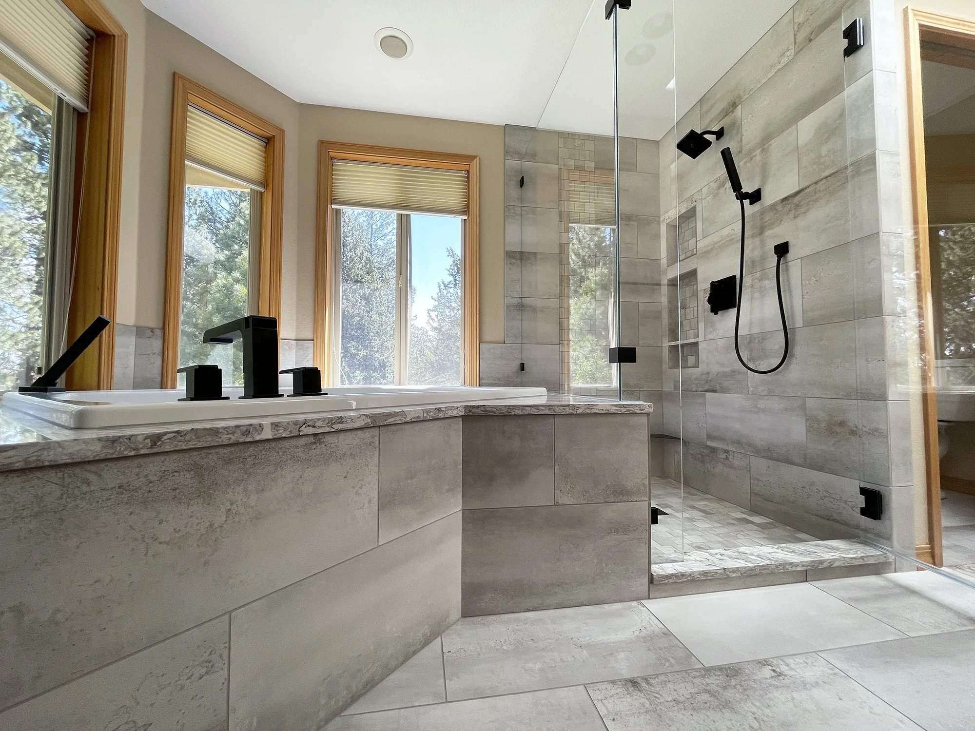 Floor/Tub Tile Transition