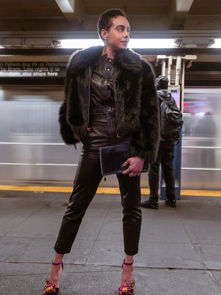 Making the underground chic again 🖤✨

📸: @reneechoiphotography 

#outfitidea #frankieshop #jimmychoo #scanlantheodore #leatheroutfit