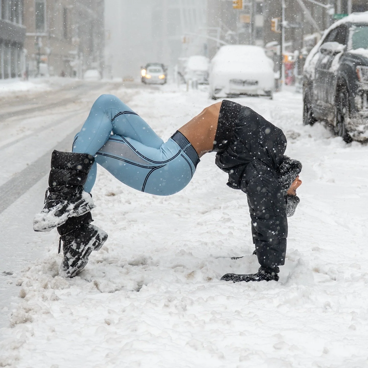 Living my best nyc blizzard life! Posting these before the snow melts ❄️☃️🫠🩵

Presumably the end of what was a very fruitful #snowga season! Swipe for my Mary Poppins moment ✨

📸: @reneechoiphotography