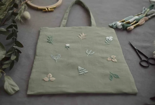 草花の刺繍 トートバック — 北欧てしごと教室