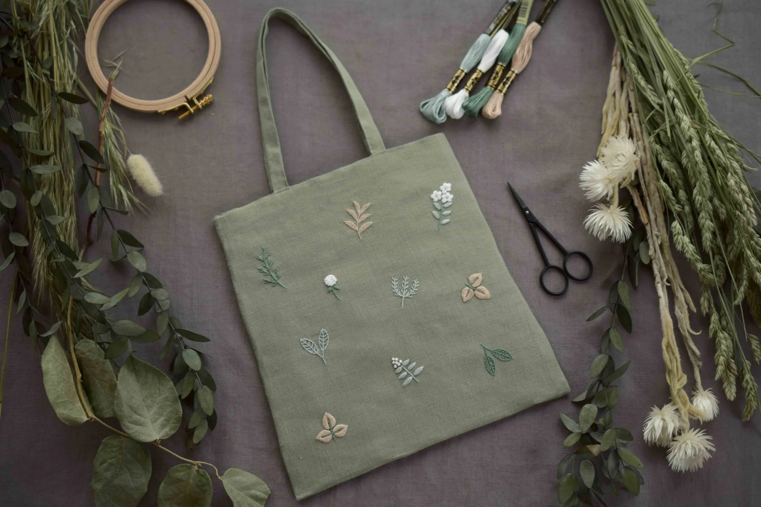 ハンドメイド刺繍トートバッグ【刺繍バッジ付き】 miroom】刺繍でつくるオリジナルデザイントートバック講座はじまります