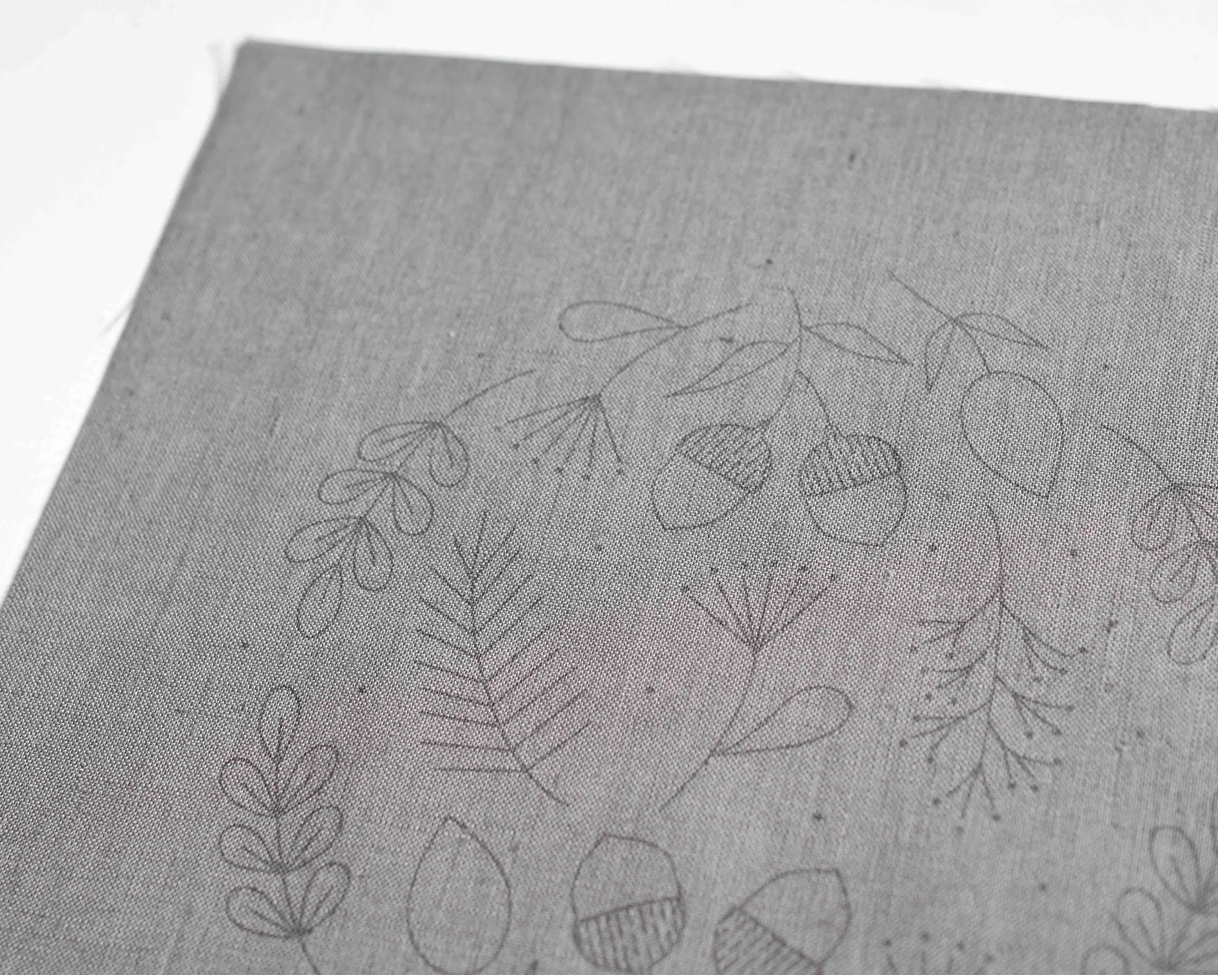 北欧のウール刺繍 図案印刷済みリネン — 北欧てしごと教室
