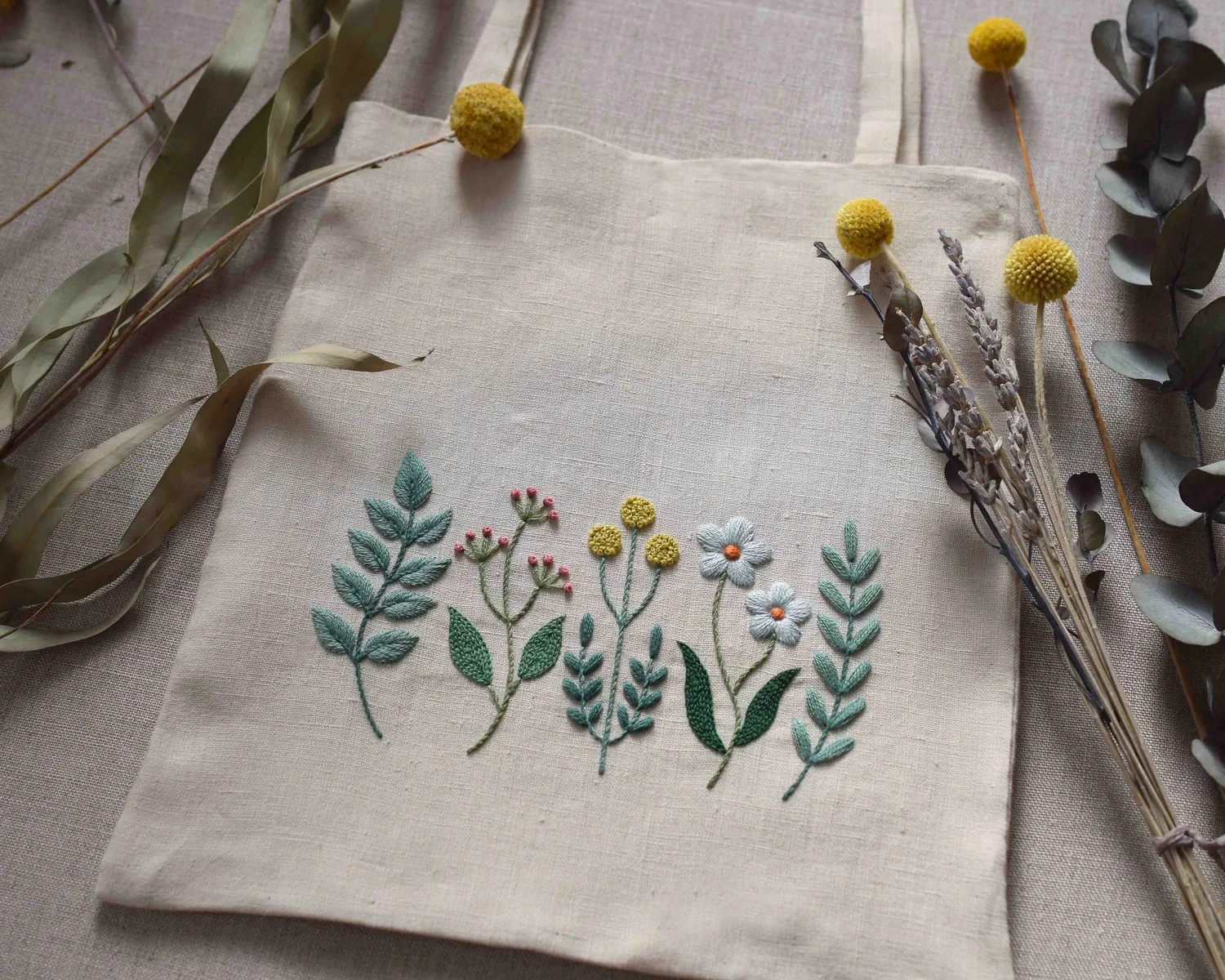 草木のモチーフ5つ トートバッグ刺繍キット — 北欧てしごと教室