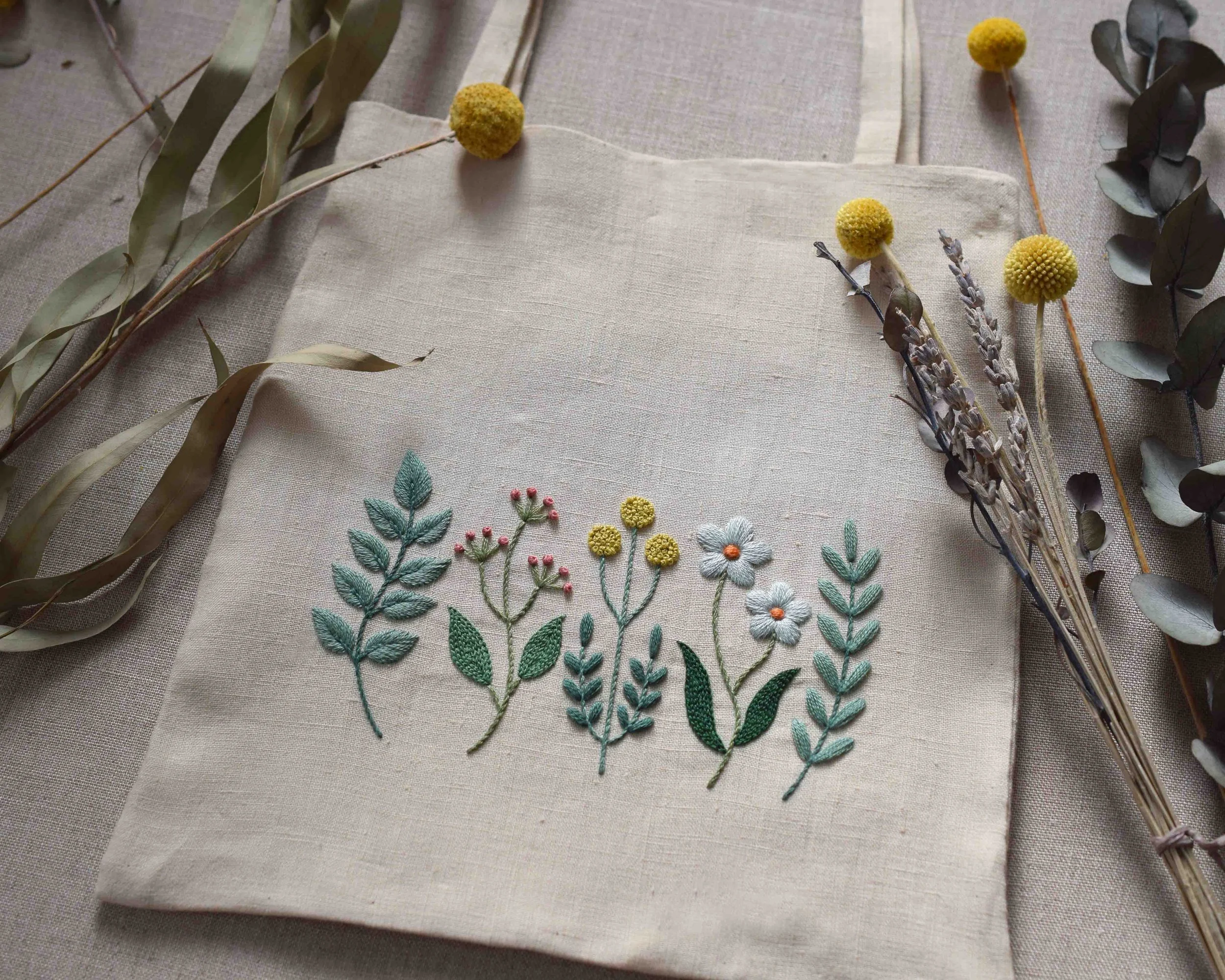 草木のモチーフ5つ トートバッグ刺繍キット — 北欧てしごと教室
