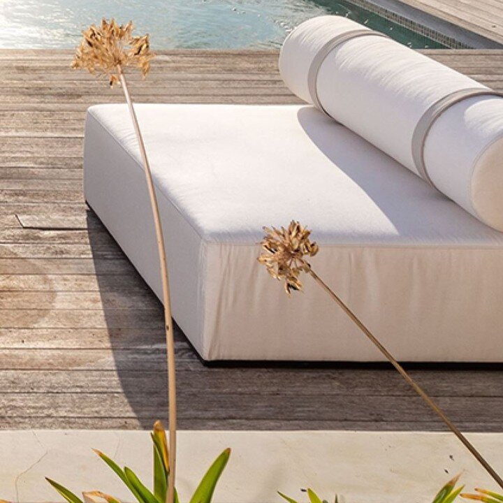 We make furniture that is durable, beautiful, and custom-tailored to your lifestyle&mdash;so you can create the outdoor space of your dreams. 

#divanolounge #divanoloungeusa #outdoor #furniture #outdoorfurniture #outdoordesign #outdoorliving