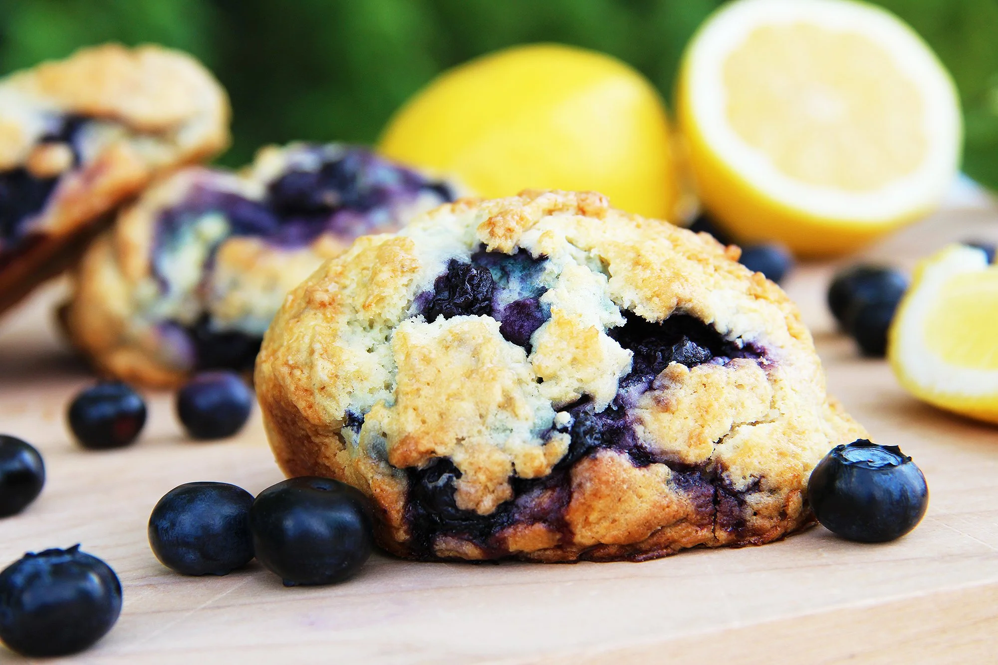 SWEET PLUMP BLUEBERRIES, sunshine yellow lemons....summer is here!!!
Have a baking splurge this weekend with your kids and create some unforgettable moments having afternoon tea on your best china with your delectable creations🧁
Pick those delightfu