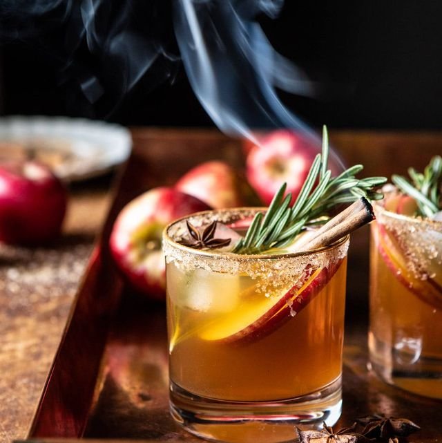 thanksgiving-cocktails-smoky-harvest-apple-cider-margarita-1-1595430508.jpeg