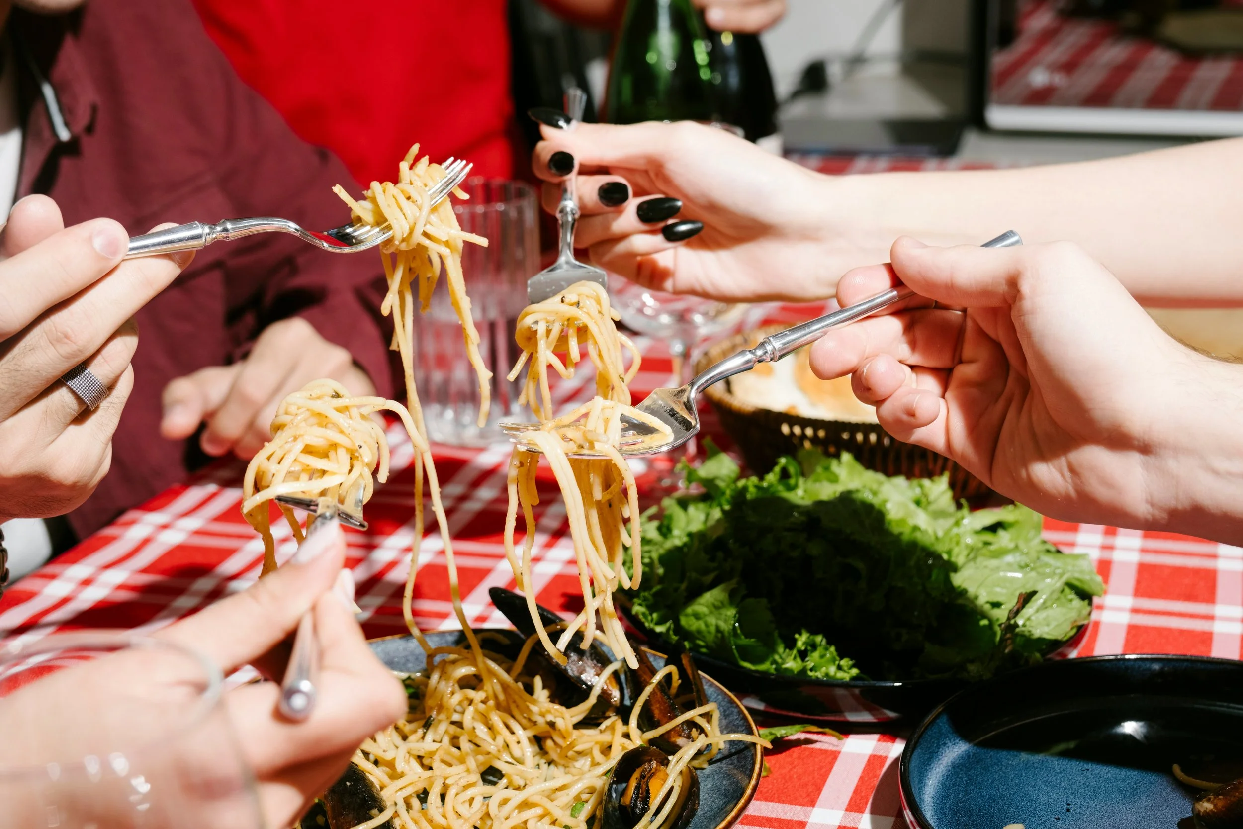 Tivoli Bar &amp; Restaurant Guide