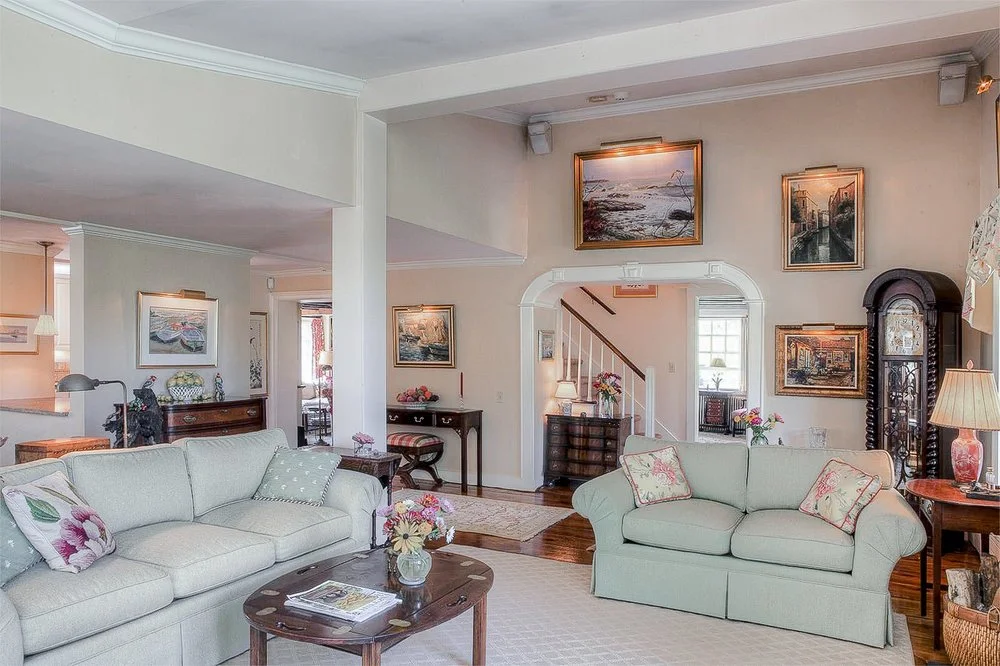 Luxe_and_Livable_Interior_Design_Blog_by_Maloney_Interiors_Portsmouth_Rhode_Island_Kimberly_Fleming_Real_Estate_11.jpeg