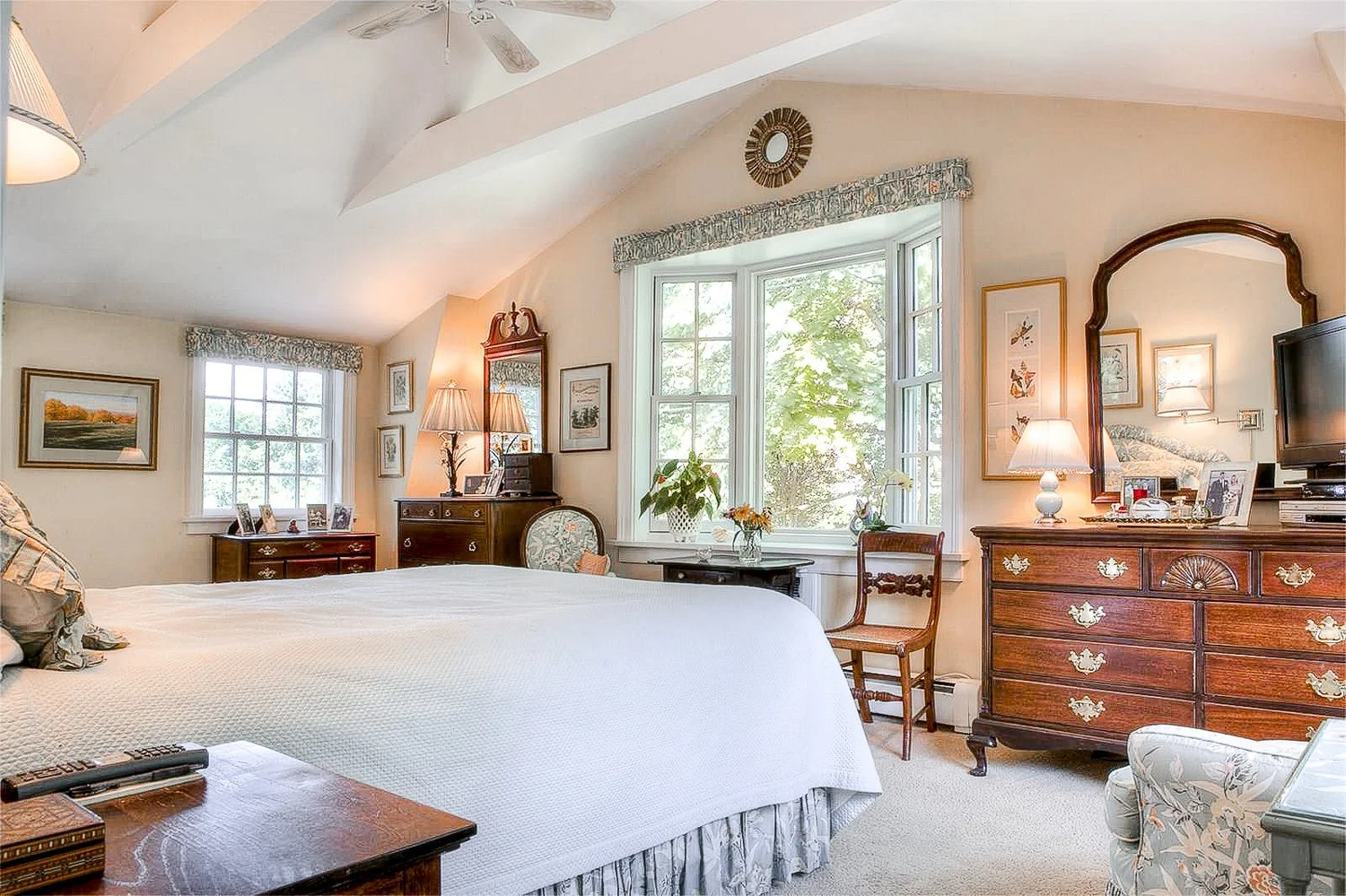 Luxe_and_Livable_Interior_Design_Blog_by_Maloney_Interiors_Portsmouth_Rhode_Island_Kimberly_Fleming_Real_Estate_15.jpeg