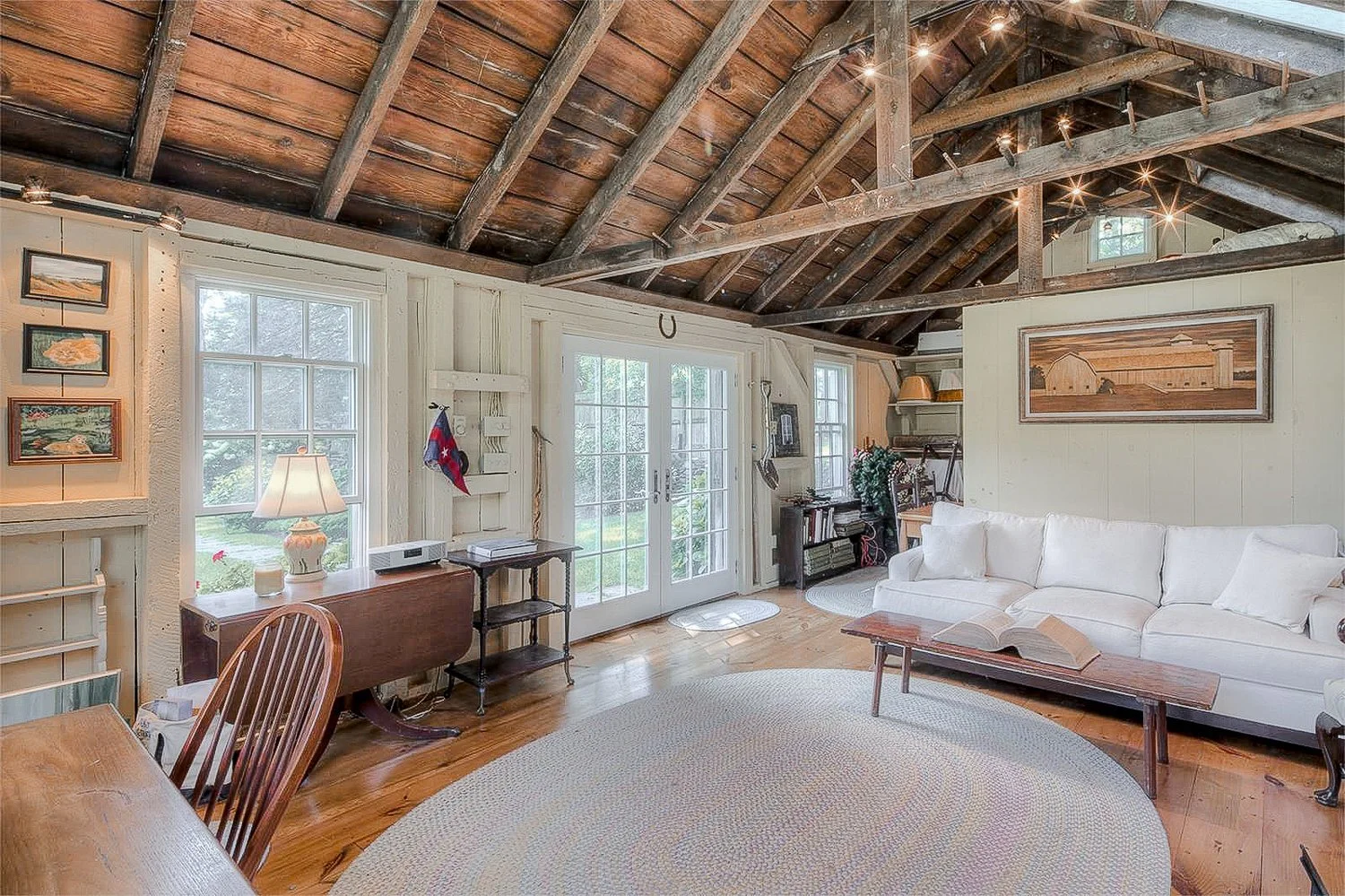 Luxe_and_Livable_Interior_Design_Blog_by_Maloney_Interiors_Portsmouth_Rhode_Island_Kimberly_Fleming_Real_Estate_20.jpeg