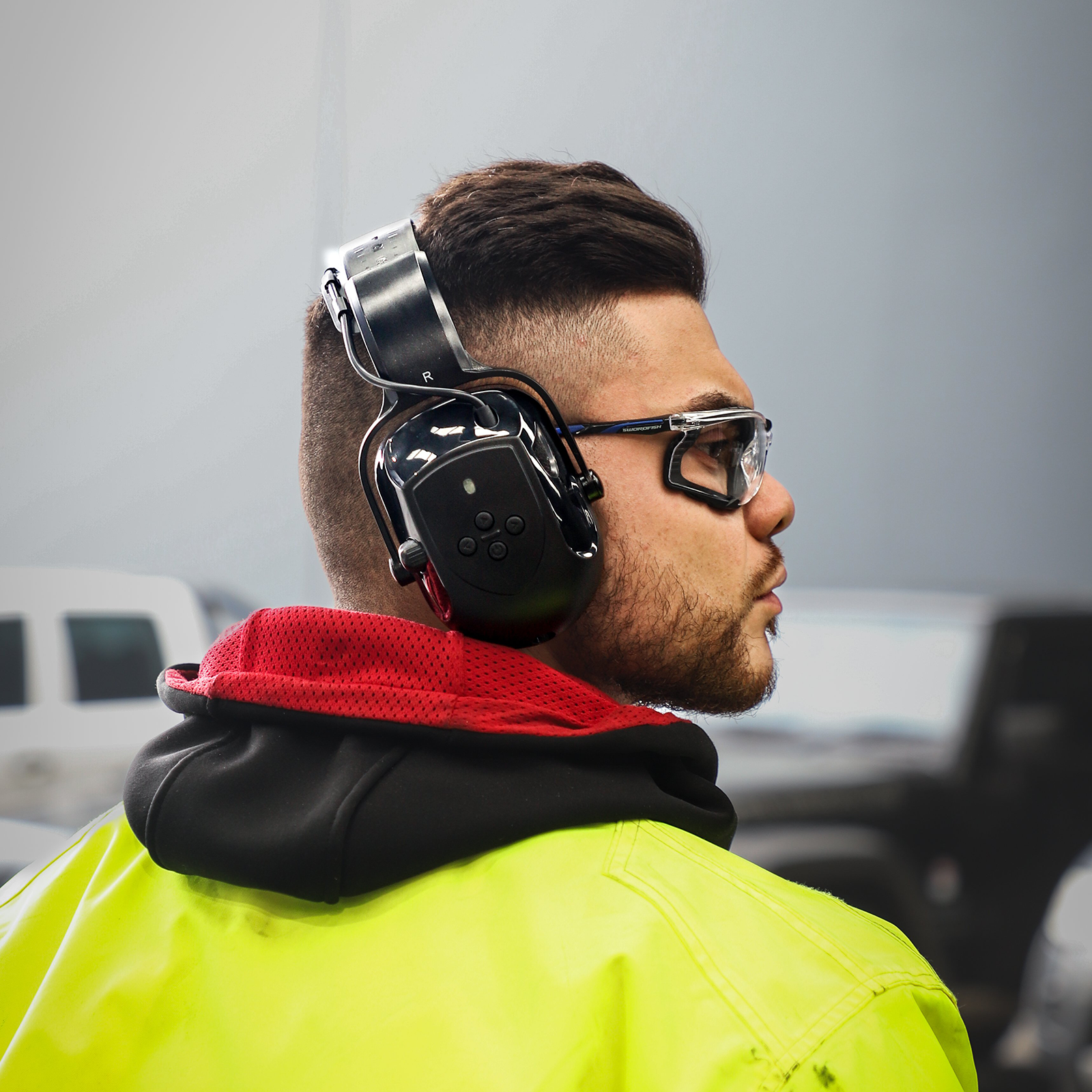 Bluetooth_Earmuffs_Maxisafe_HRE661-BT_6_SunSafe_Australia.png