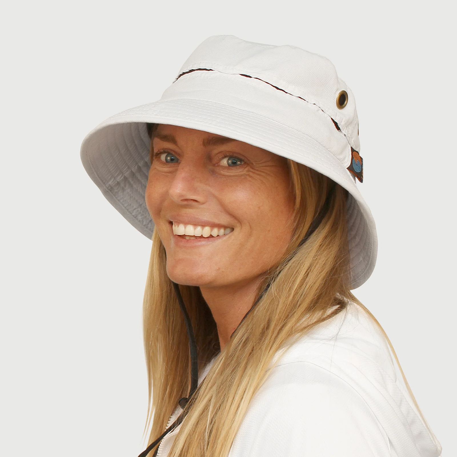 Bucket_hat_Isi_style_1_white+copy.png