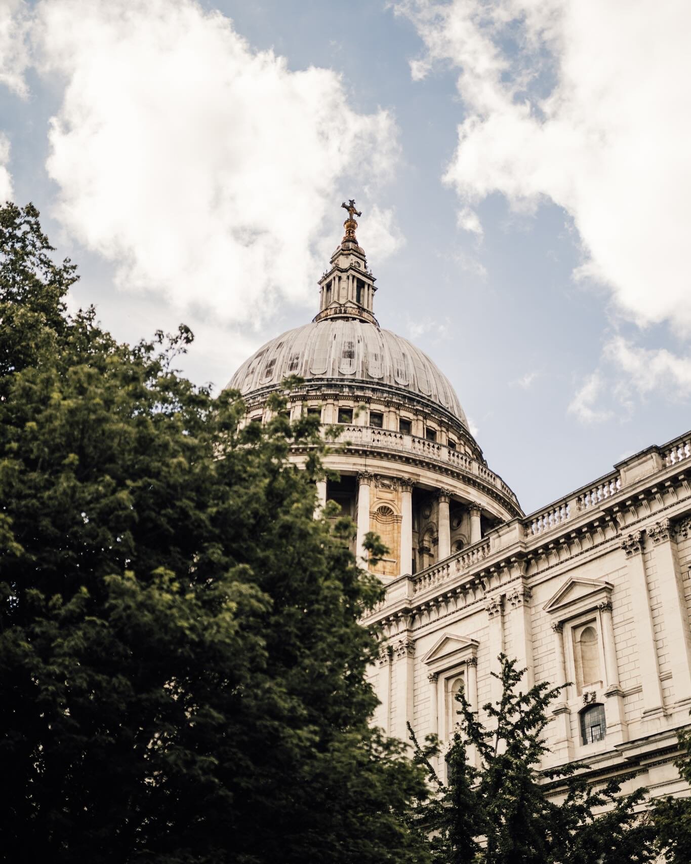 When Sophie and Chris were up for a walk around St Paul&rsquo;s Cathedral during their City Elopement

 (Or what was meant to be their wedding day - the US had other plans for them)

#londonelopement #cityportraits #relaxedweddingphotography