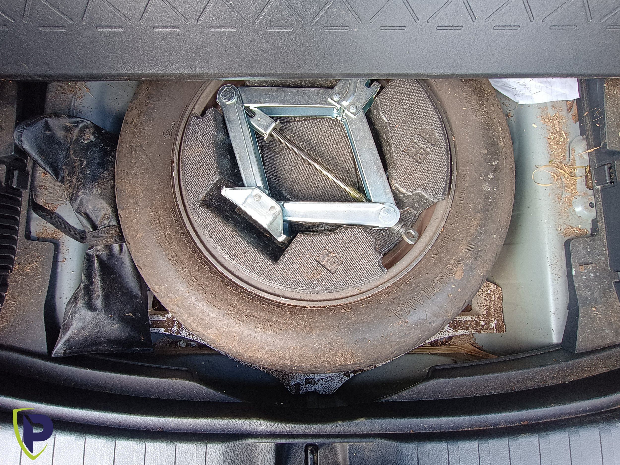 Rav4 Interior Detail-109.jpg